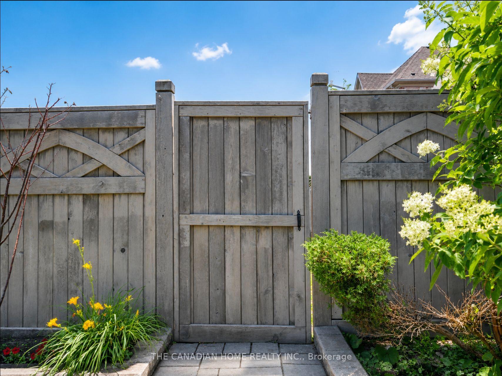 Photo 41 of 84 Royal West Drive, Brampton, Credit Valley — HOMEH
