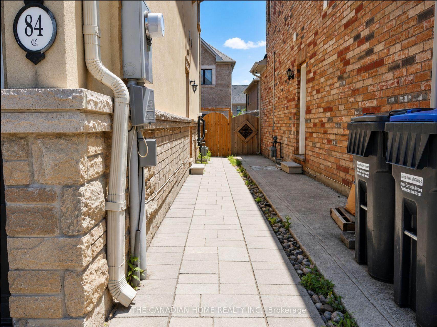 Photo 43 of 84 Royal West Drive, Brampton, Credit Valley — HOMEH