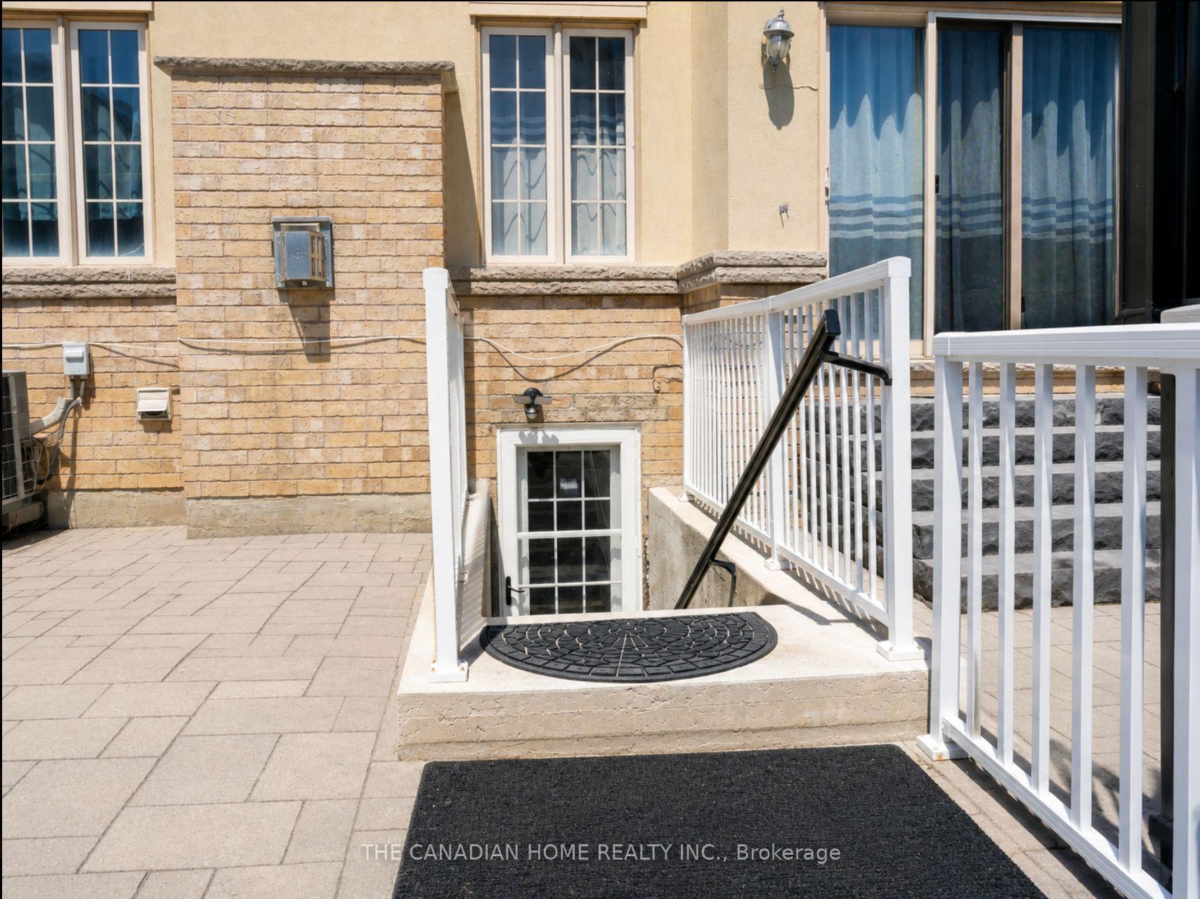 Photo 44 of 84 Royal West Drive, Brampton, Credit Valley — HOMEH
