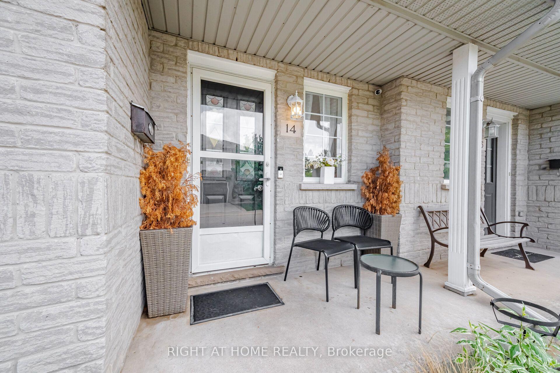 Photo 3 of Unit 14, 104 Frances Avenue, Hamilton, Lakeshore — HOMEH