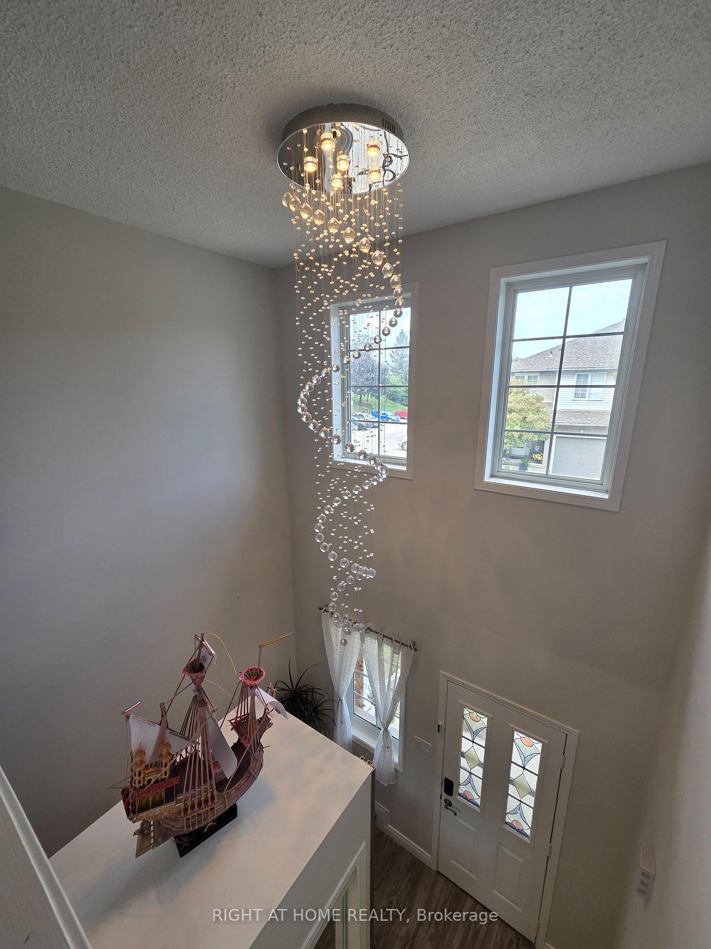 Photo 7 of Unit 14, 104 Frances Avenue, Hamilton, Lakeshore — HOMEH