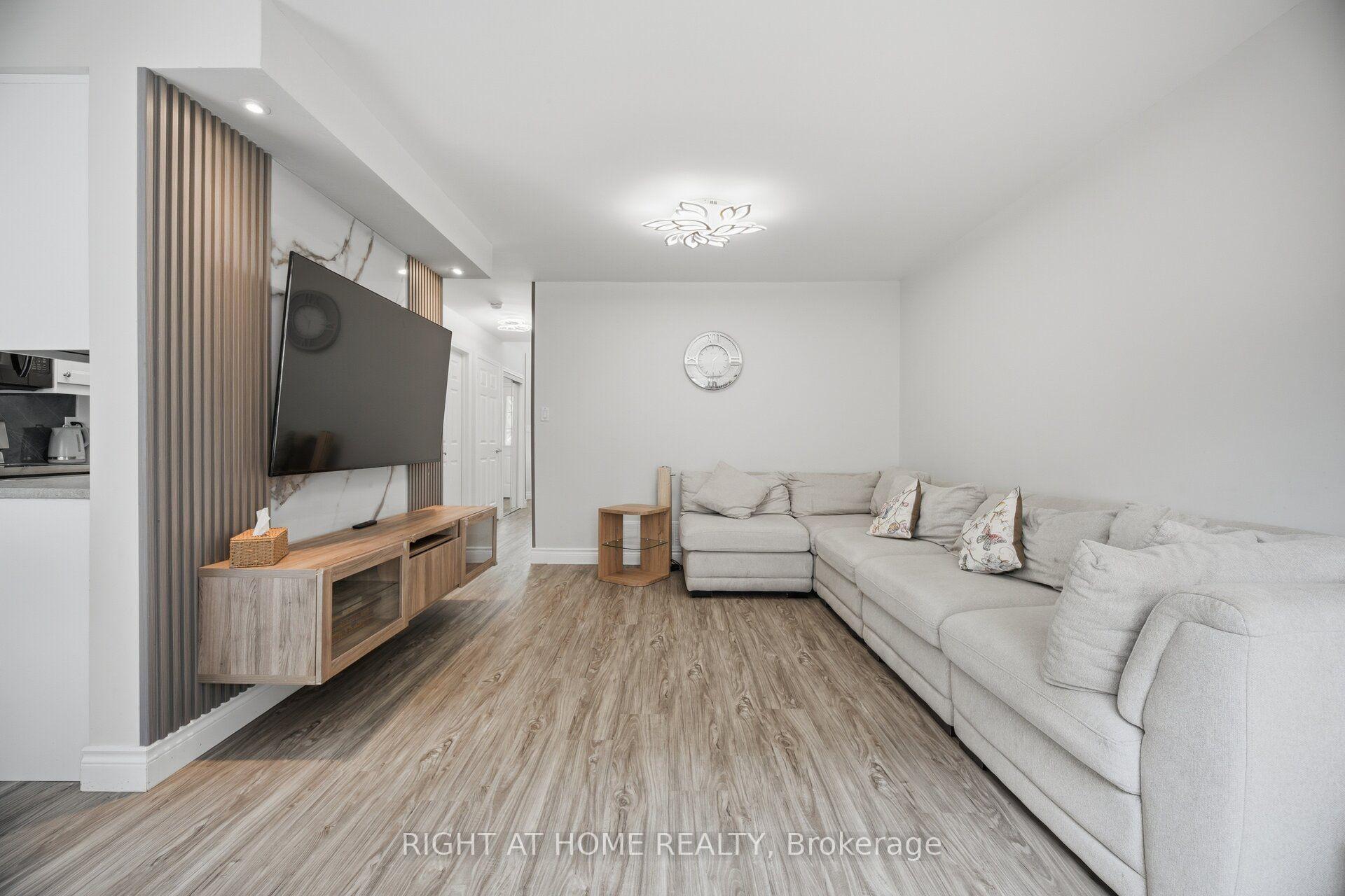 Photo 8 of Unit 14, 104 Frances Avenue, Hamilton, Lakeshore — HOMEH