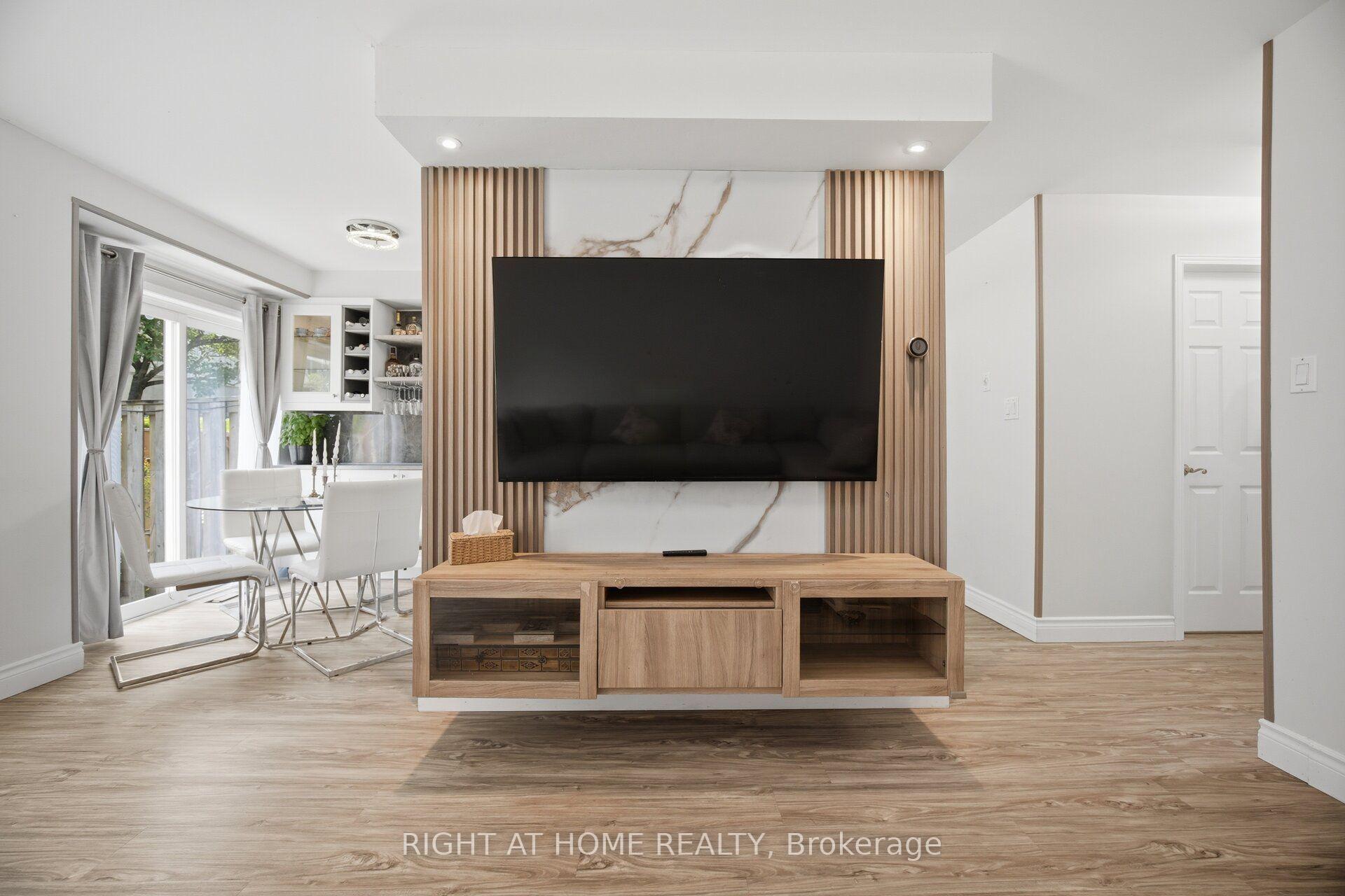 Photo 9 of Unit 14, 104 Frances Avenue, Hamilton, Lakeshore — HOMEH