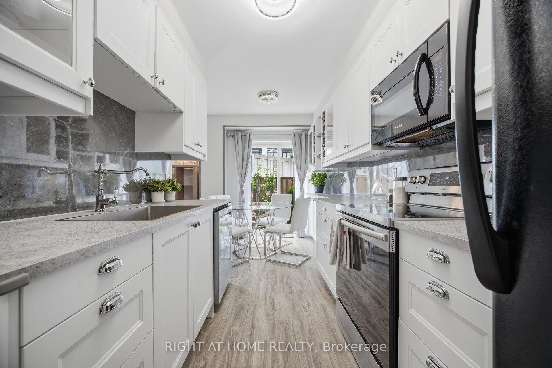 Photo 16 of Unit 14, 104 Frances Avenue, Hamilton, Lakeshore — HOMEH