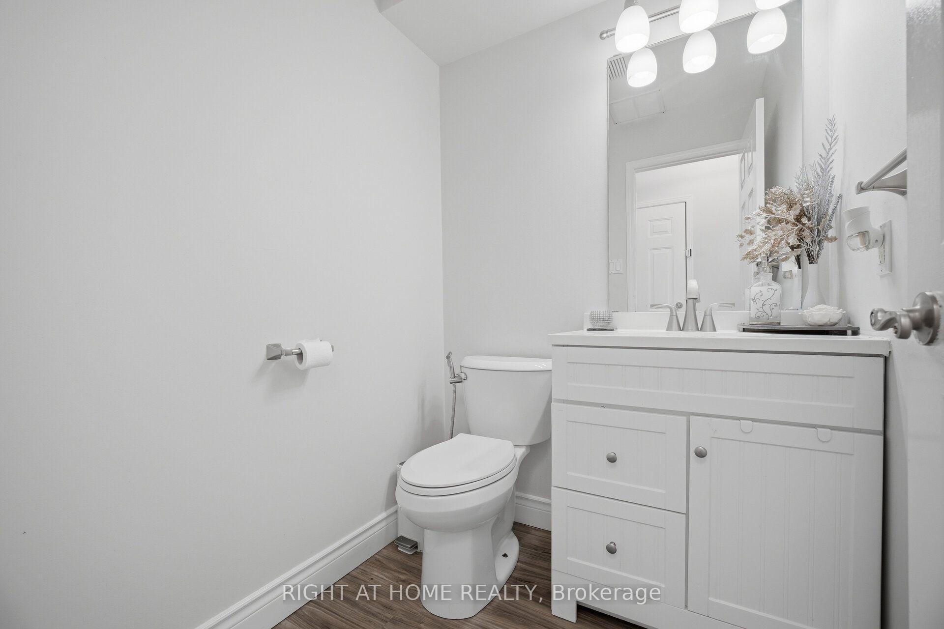Photo 19 of Unit 14, 104 Frances Avenue, Hamilton, Lakeshore — HOMEH