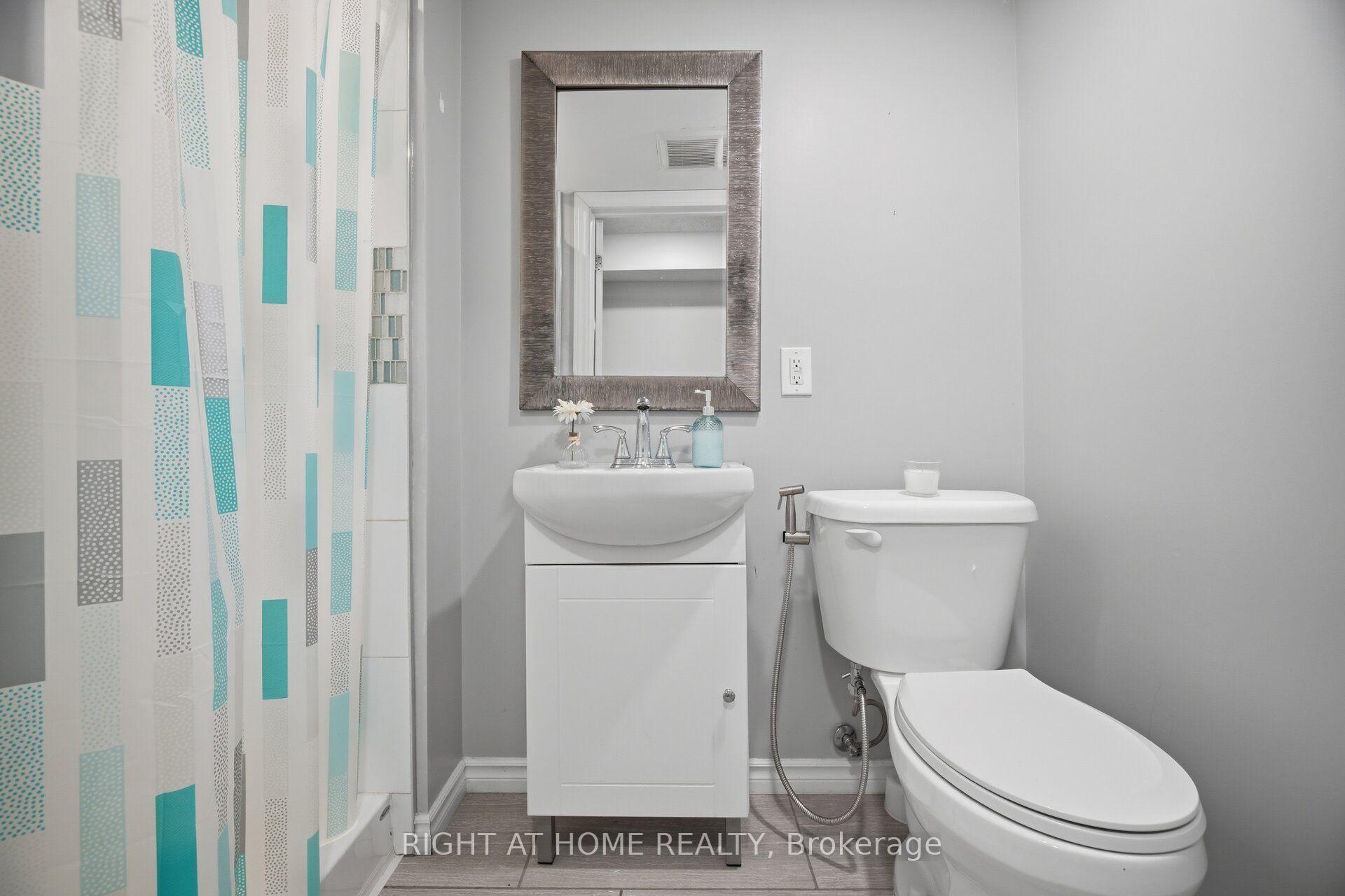 Photo 33 of Unit 14, 104 Frances Avenue, Hamilton, Lakeshore — HOMEH