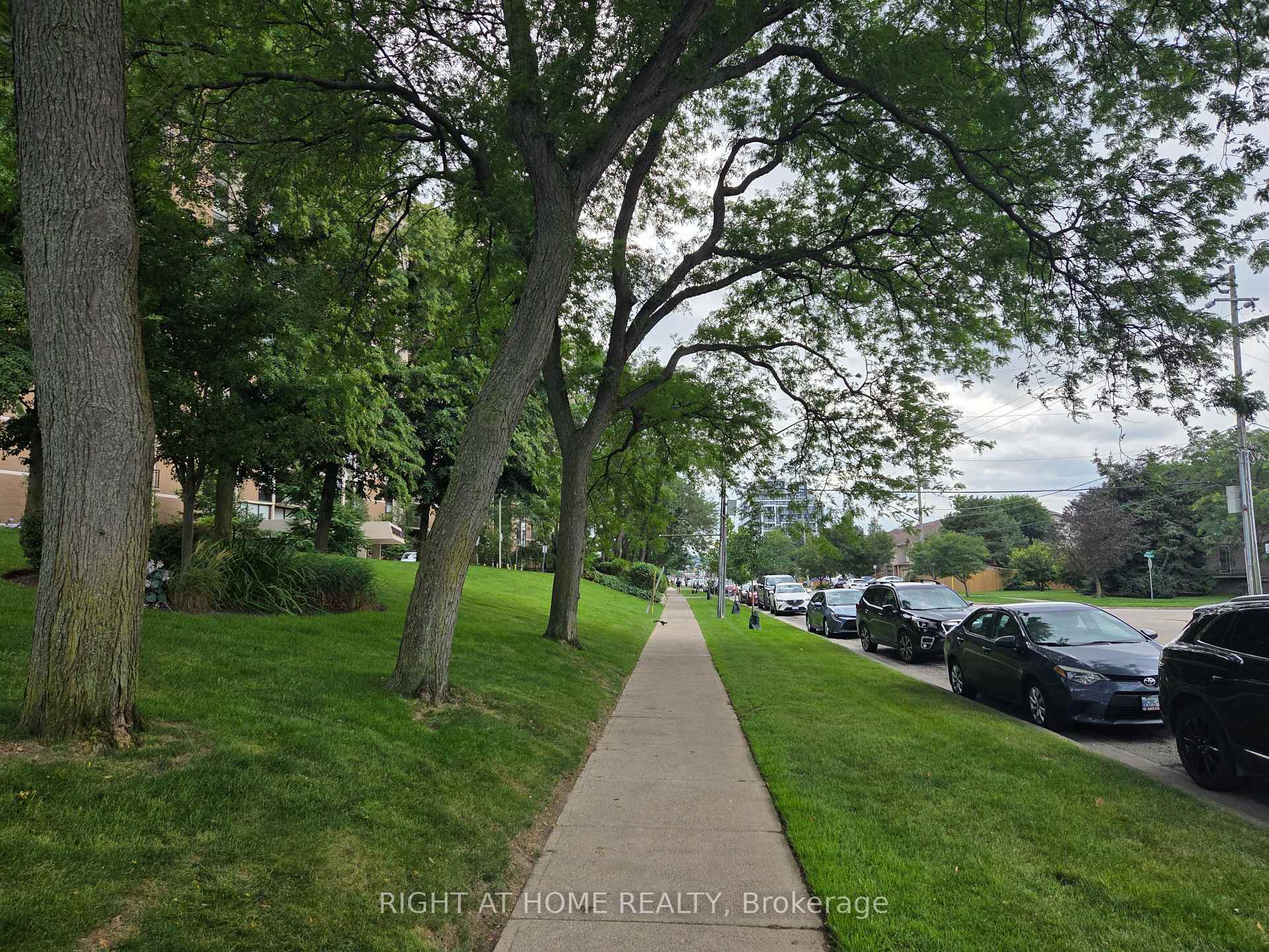 Photo 37 of Unit 14, 104 Frances Avenue, Hamilton, Lakeshore — HOMEH
