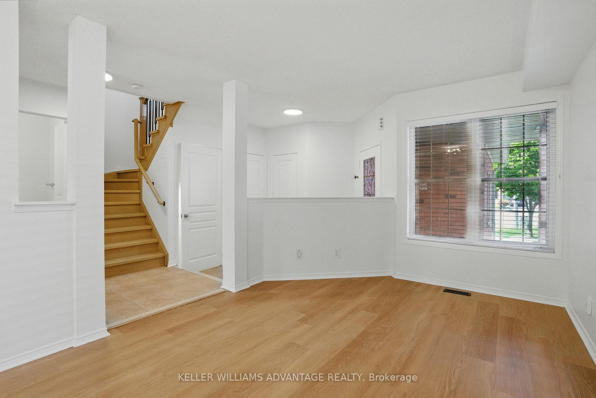 Photo 6 of 23 Kressman Court N, Whitby, Williamsburg — HOMEH