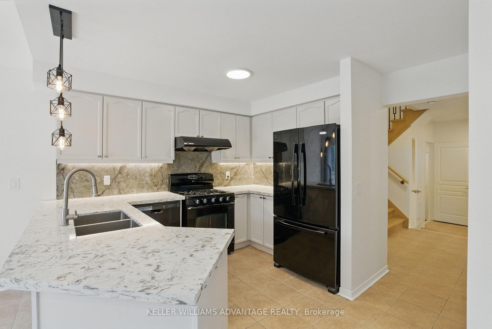 Photo 7 of 23 Kressman Court N, Whitby, Williamsburg — HOMEH