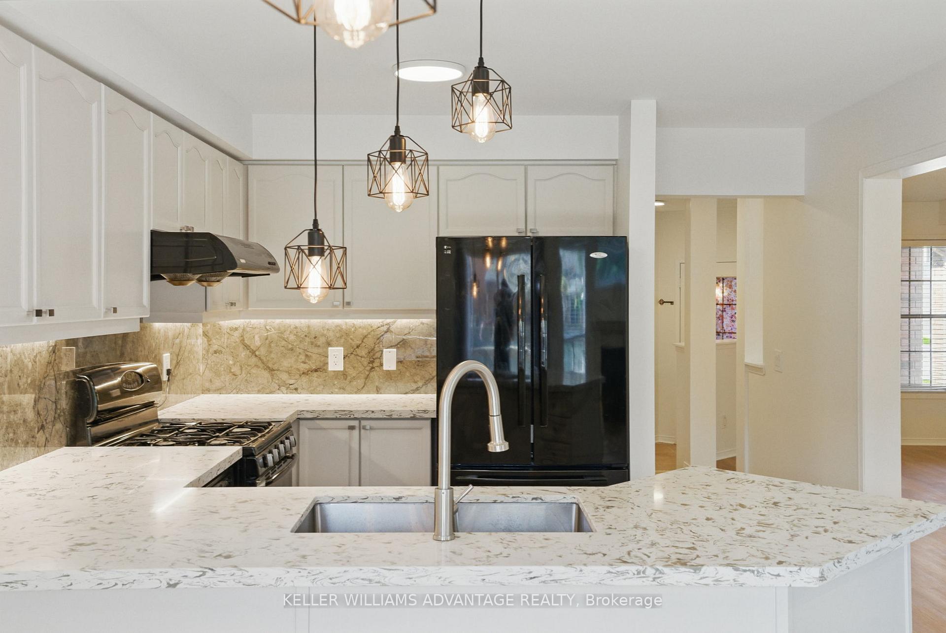 Photo 10 of 23 Kressman Court N, Whitby, Williamsburg — HOMEH