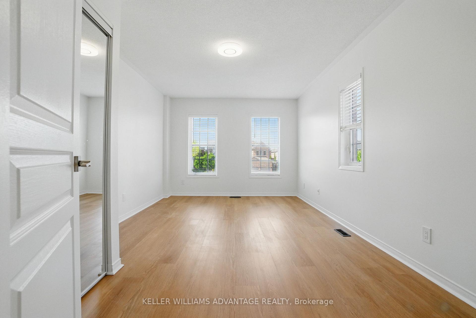Photo 37 of 23 Kressman Court N, Whitby, Williamsburg — HOMEH