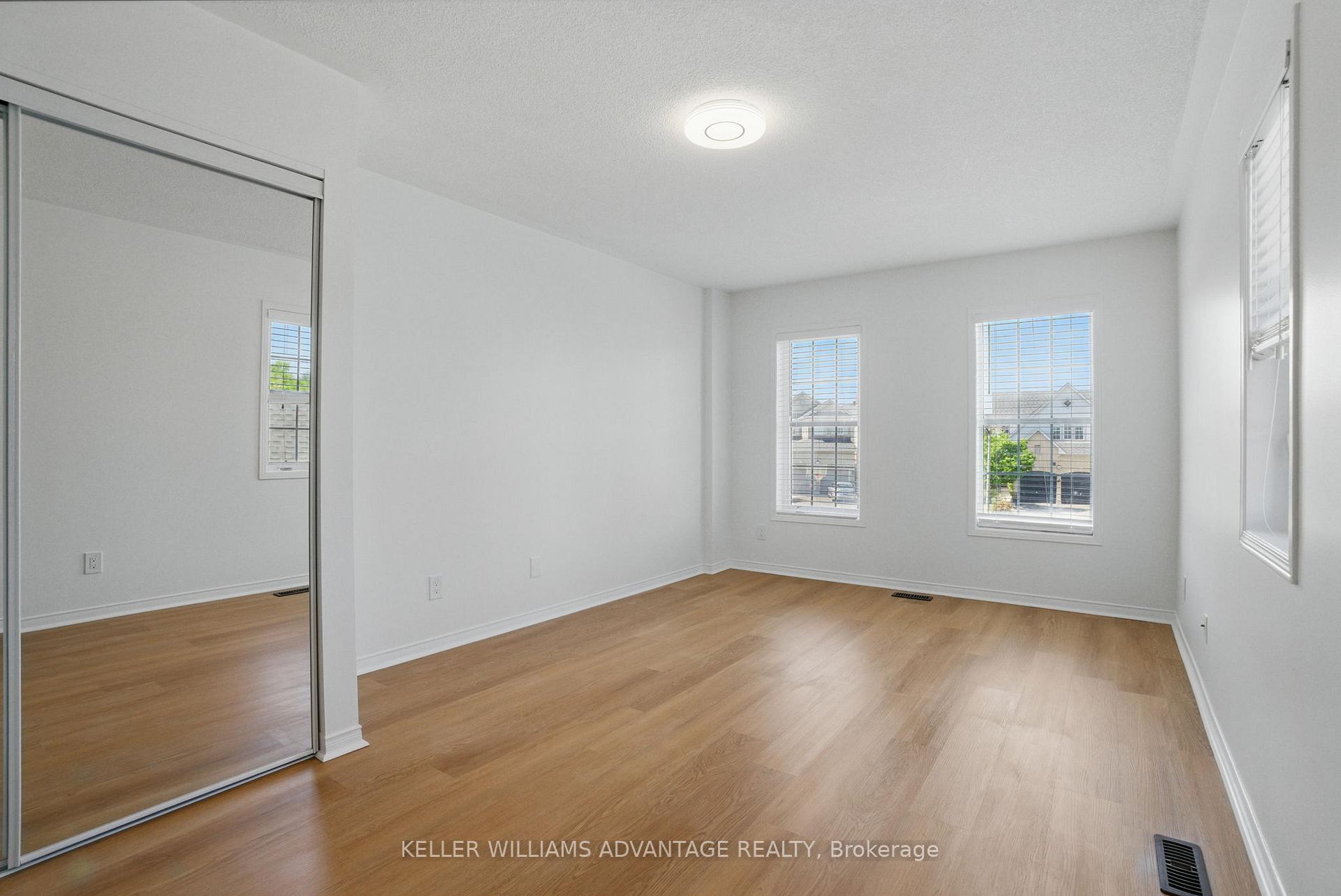 Photo 38 of 23 Kressman Court N, Whitby, Williamsburg — HOMEH