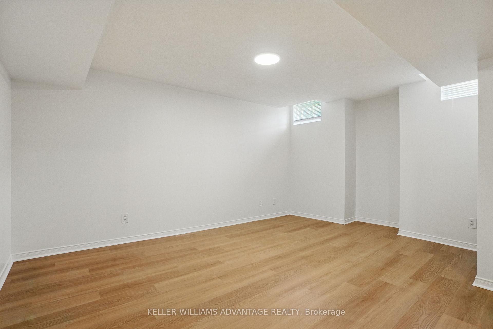 Photo 44 of 23 Kressman Court N, Whitby, Williamsburg — HOMEH
