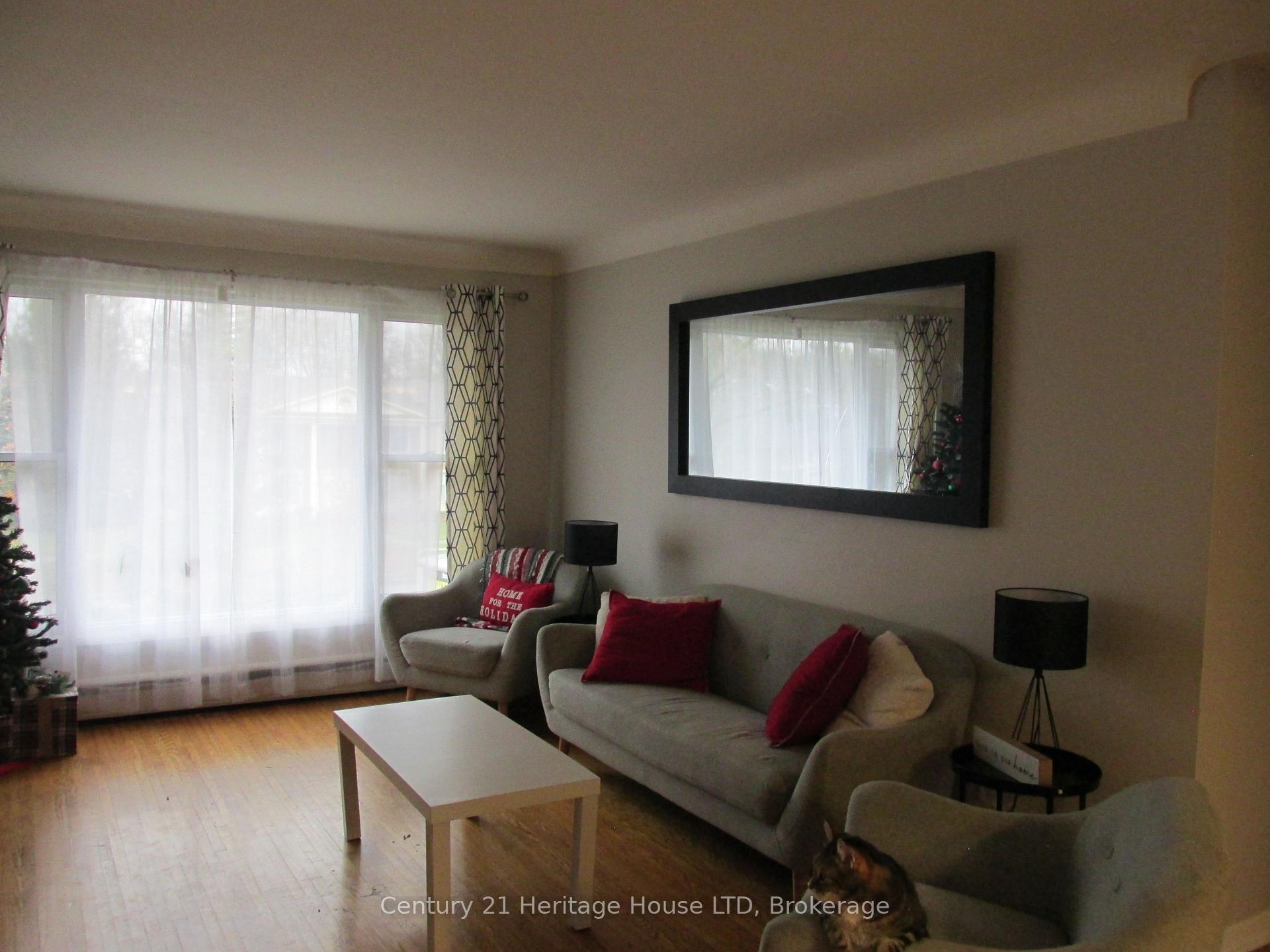 Photo 2 of Unit 4, 377 Glenridge Avenue, St. Catharines, Glendale/Glenridge — HOMEH