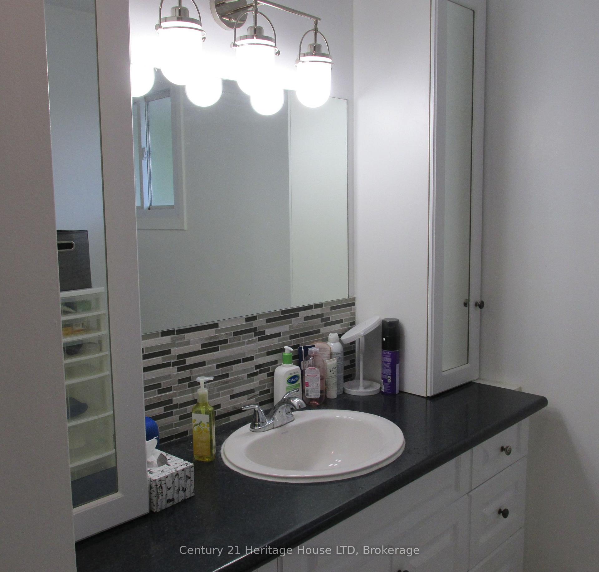 Photo 6 of Unit 4, 377 Glenridge Avenue, St. Catharines, Glendale/Glenridge — HOMEH
