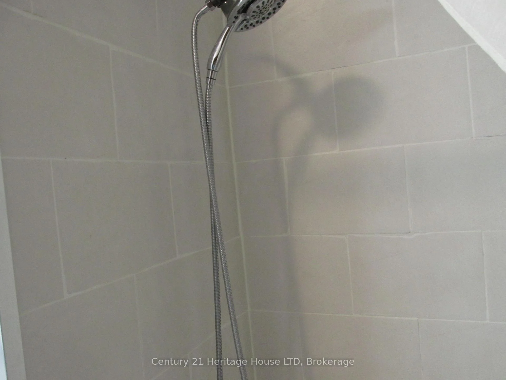 Photo 8 of Unit 4, 377 Glenridge Avenue, St. Catharines, Glendale/Glenridge — HOMEH