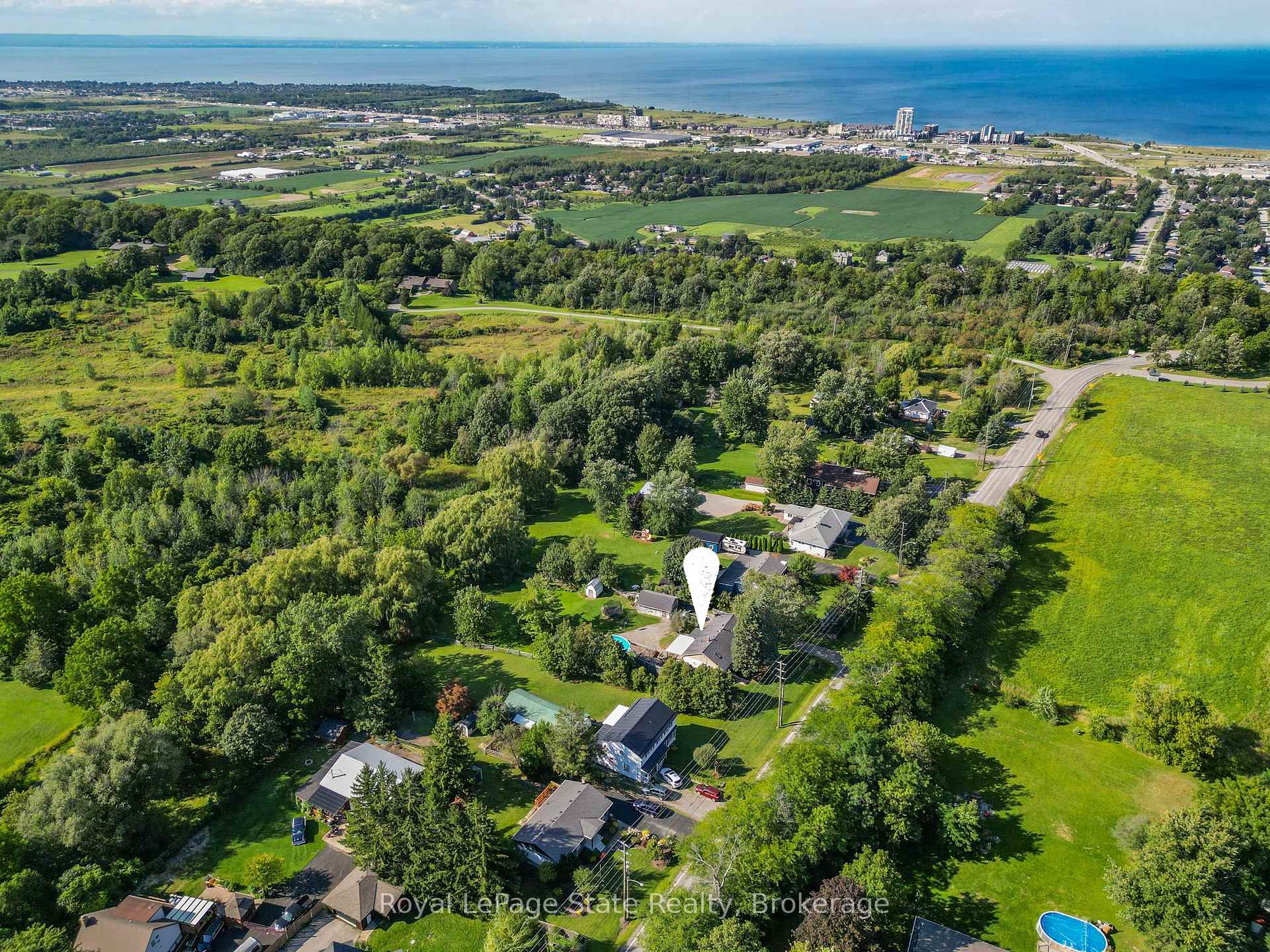 Photo 4 of 124 Wolverton Road, Grimsby, Grimsby Escarpment — HOMEH