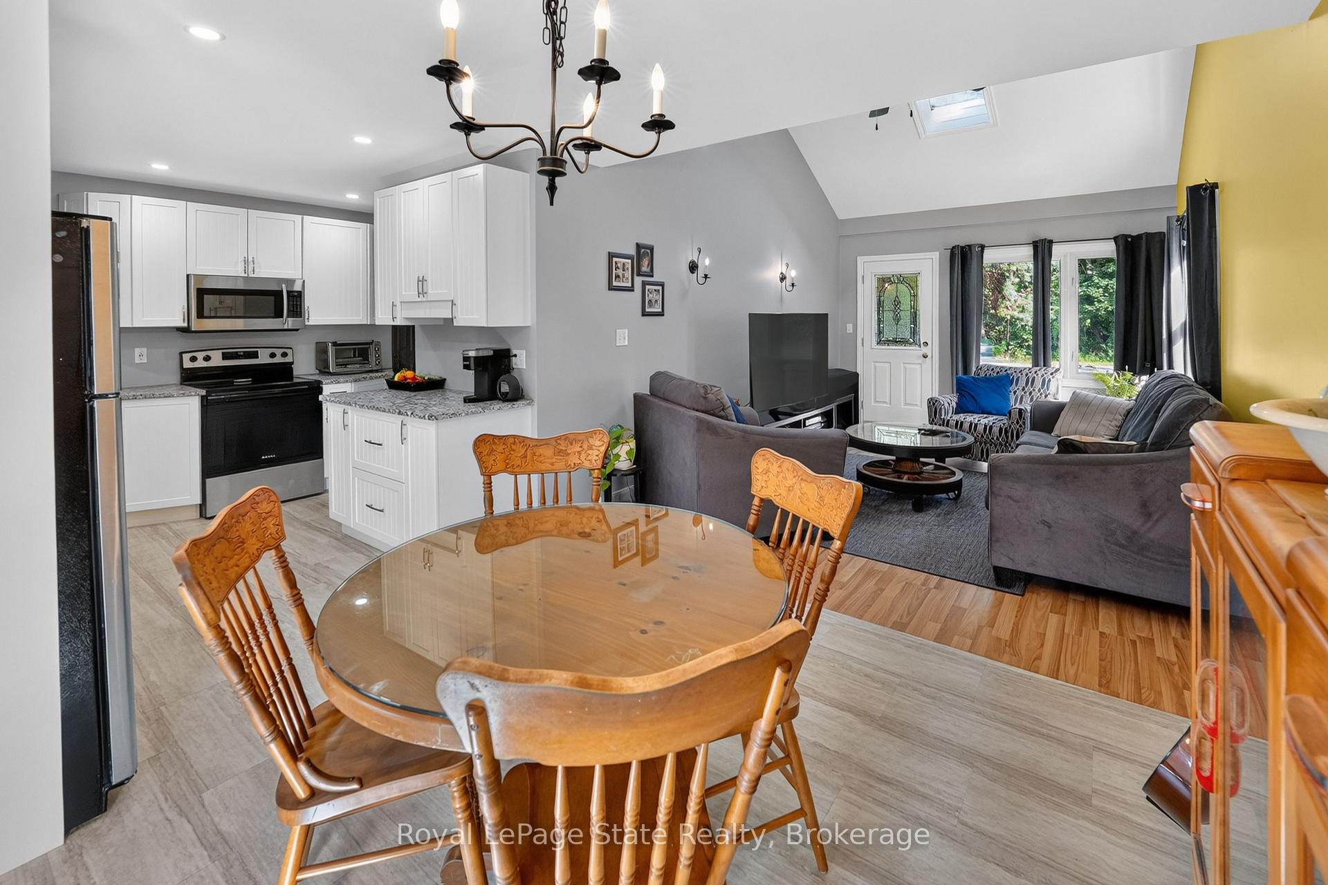 Photo 12 of 124 Wolverton Road, Grimsby, Grimsby Escarpment — HOMEH