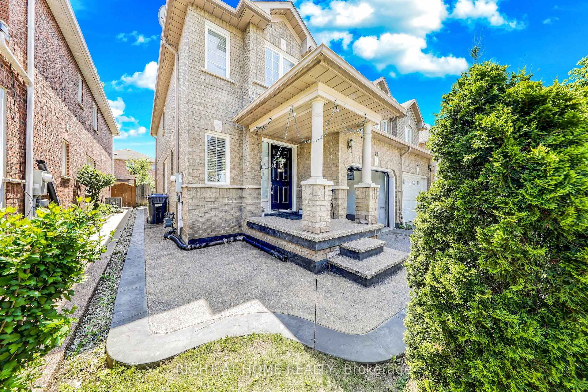 Photo of 28 Cedarvalley Boulevard