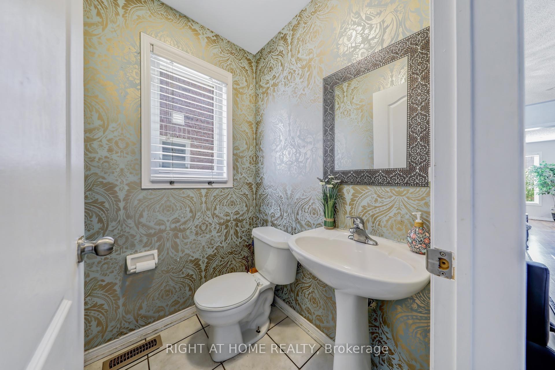 Photo 6 of 28 Cedarvalley Boulevard, Brampton, Northwest Sandalwood Parkway — HOMEH