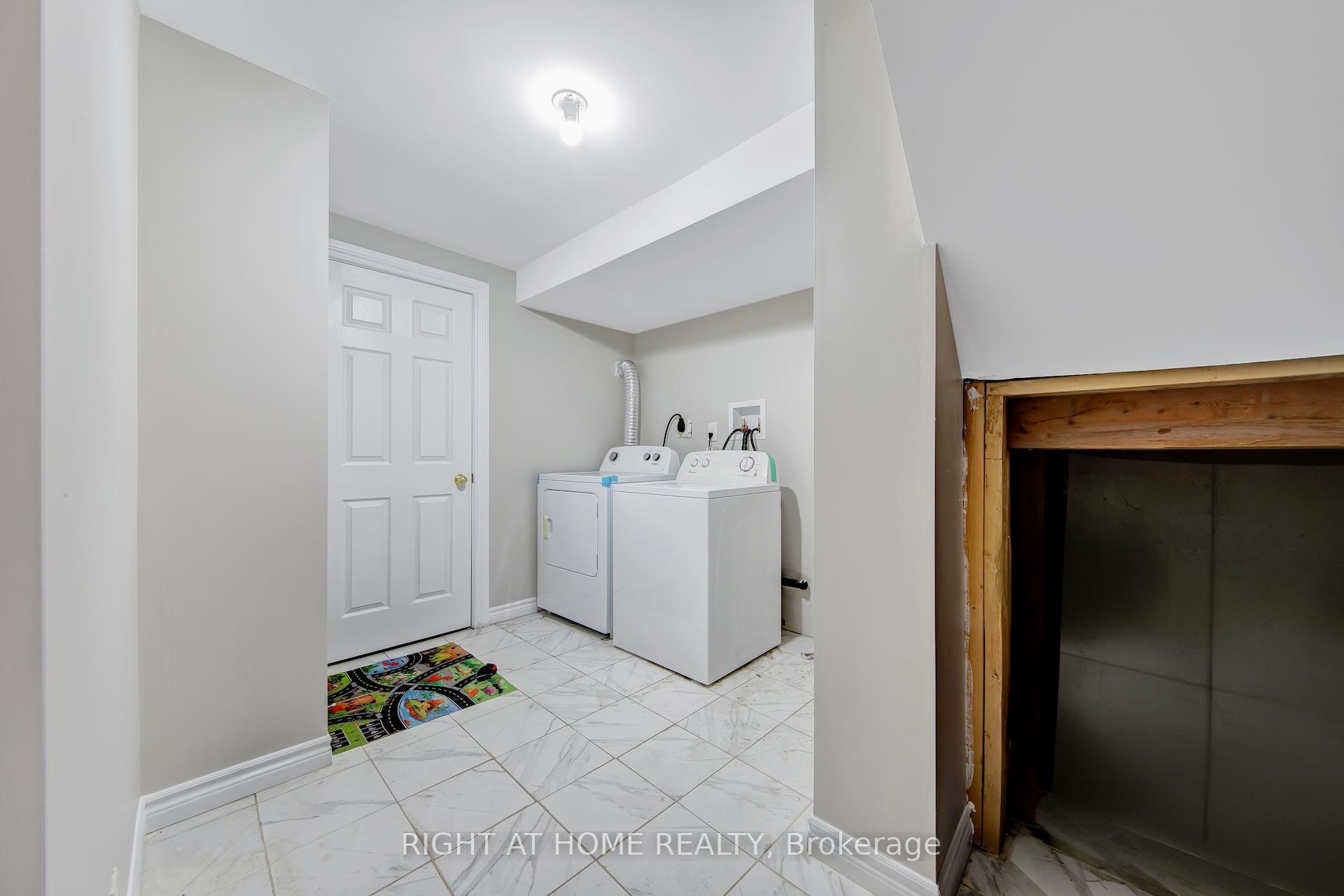Photo 31 of 28 Cedarvalley Boulevard, Brampton, Northwest Sandalwood Parkway — HOMEH