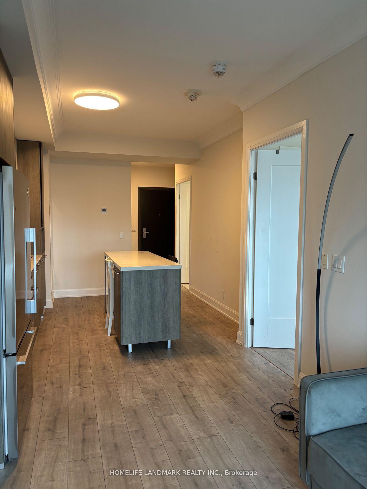 Photo 2 of Unit 706, 8 water walk Drive N, Markham, Unionville — HOMEH