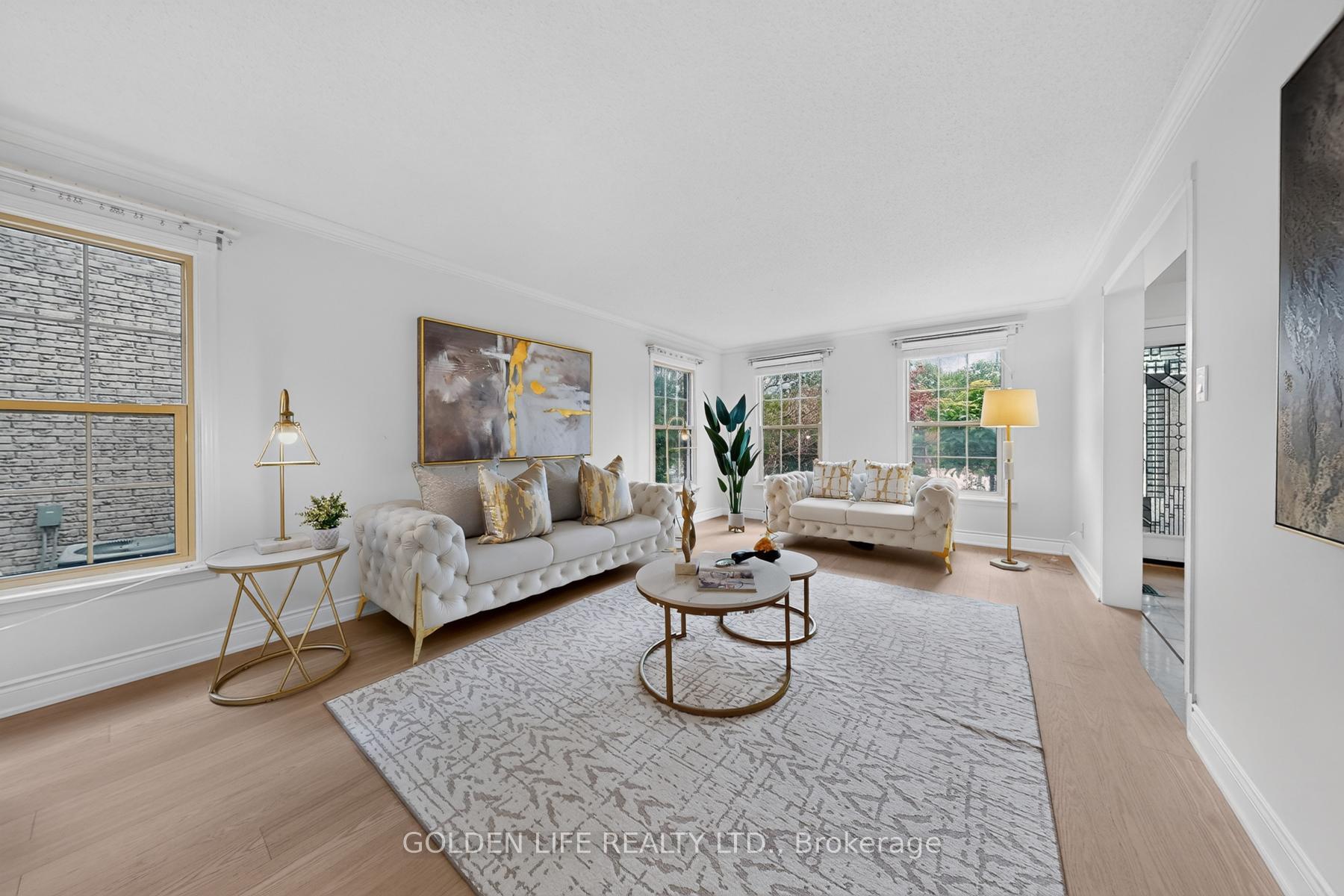 Photo 10 of 186 Carlton Road, Markham, Unionville — HOMEH