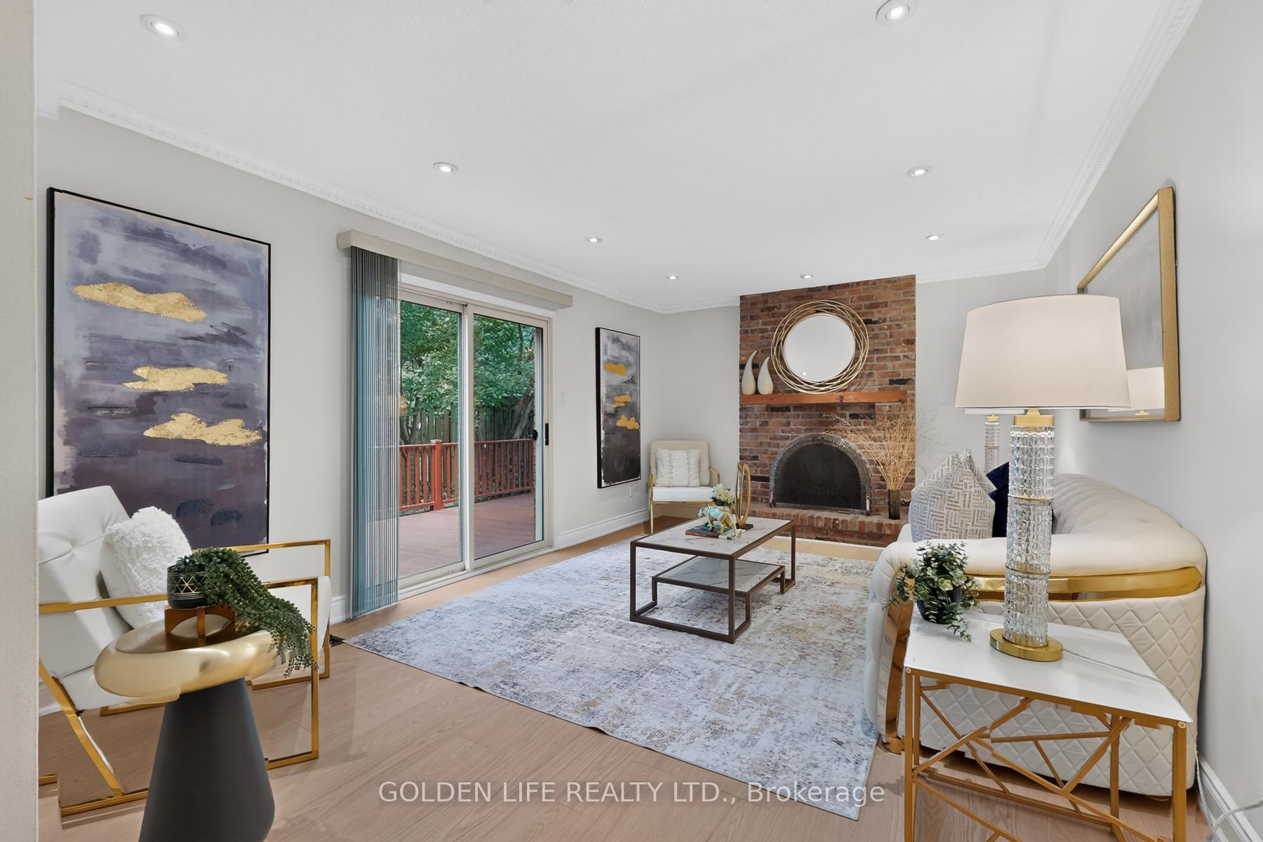 Photo 18 of 186 Carlton Road, Markham, Unionville — HOMEH