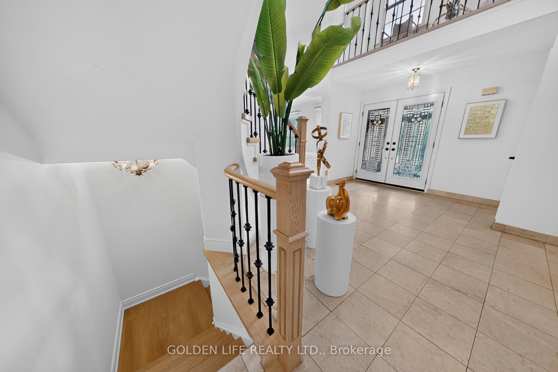 Photo 23 of 186 Carlton Road, Markham, Unionville — HOMEH
