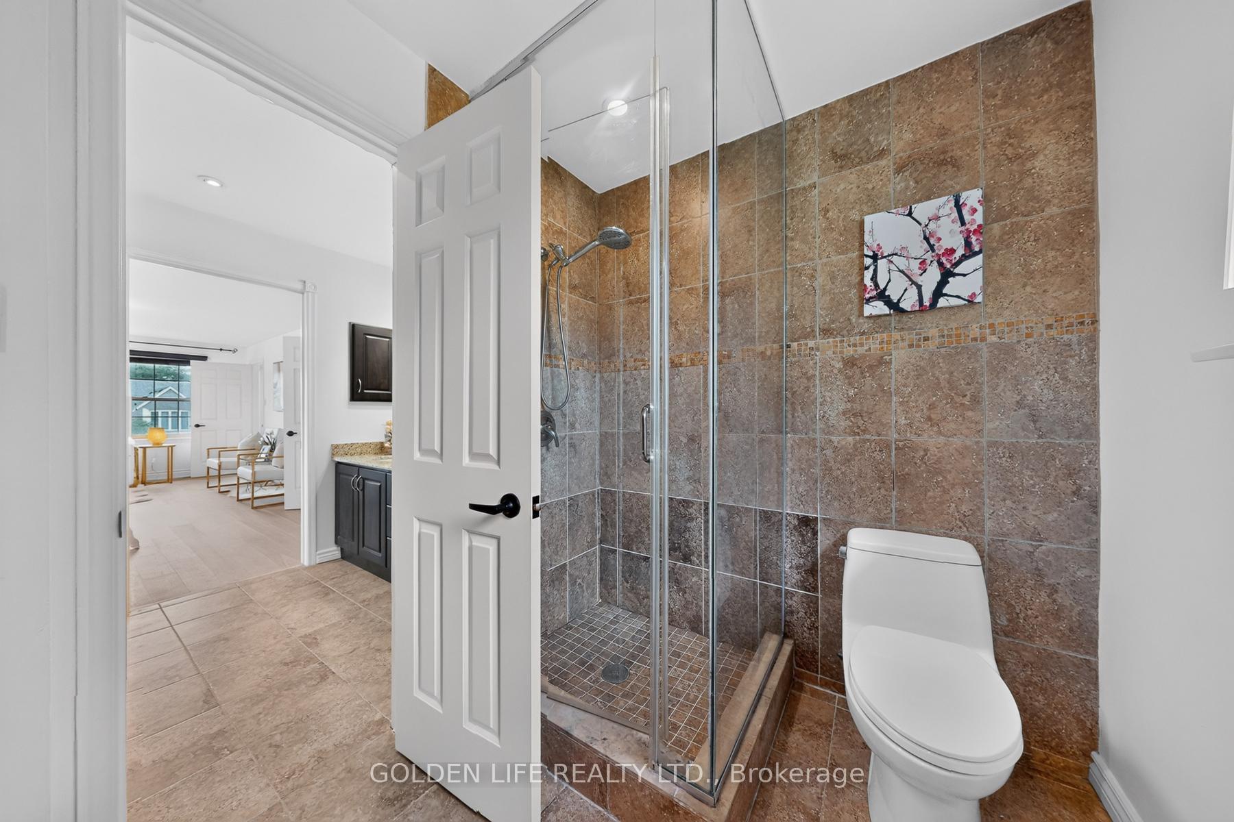 Photo 32 of 186 Carlton Road, Markham, Unionville — HOMEH