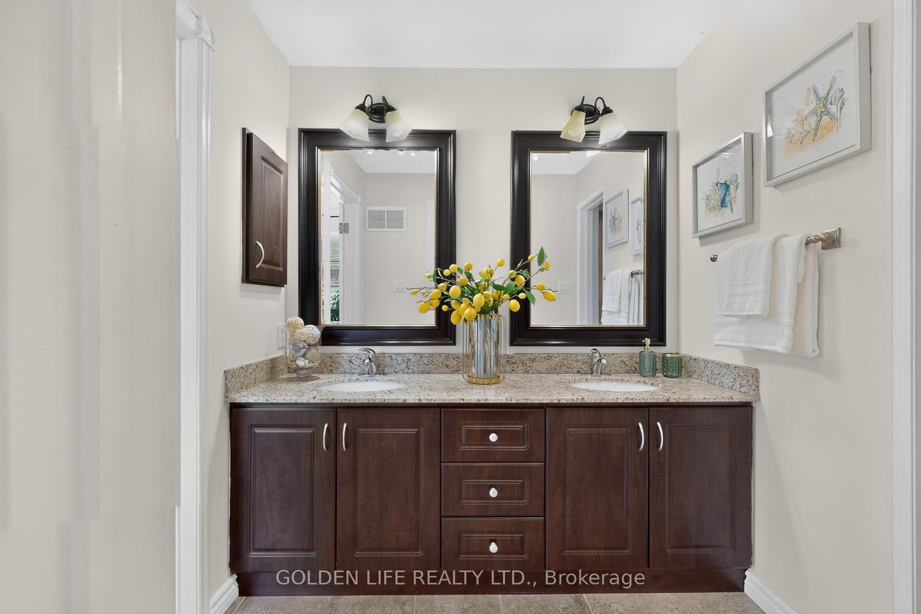 Photo 34 of 186 Carlton Road, Markham, Unionville — HOMEH