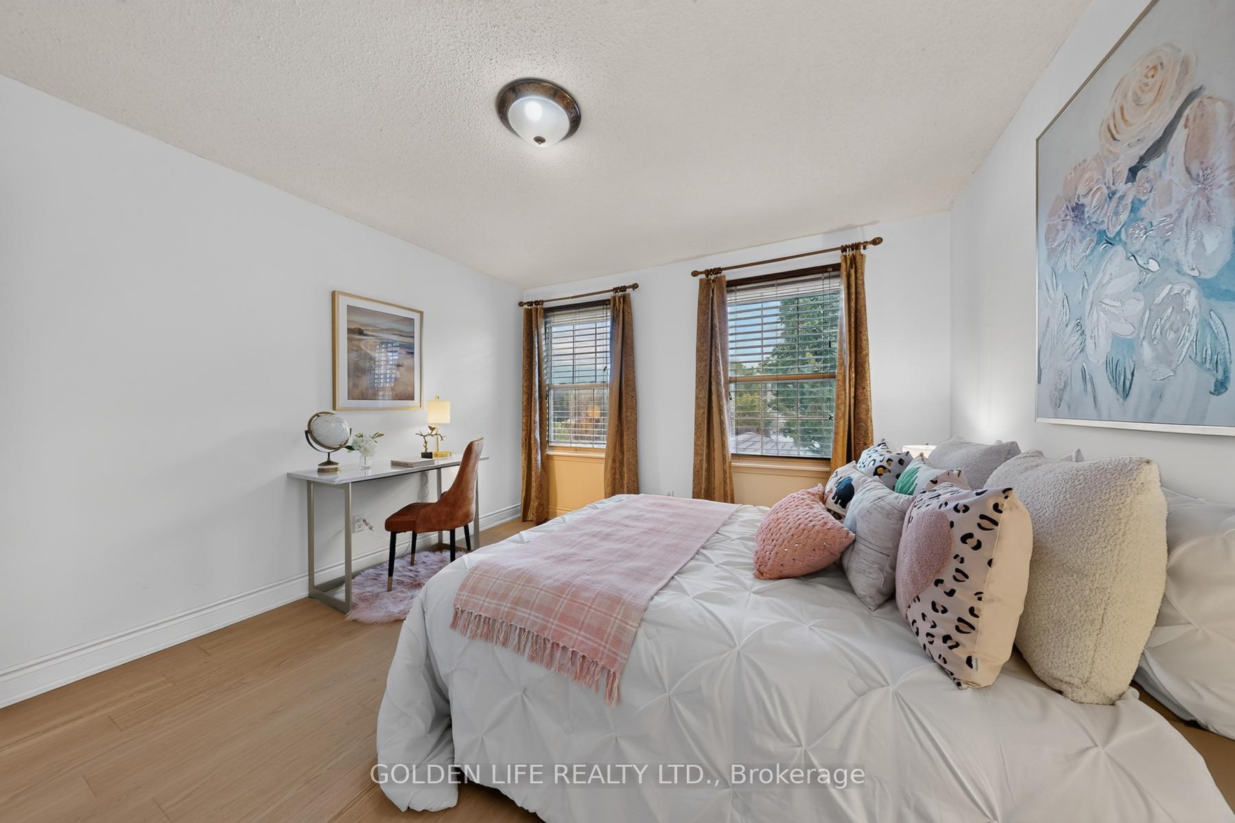 Photo 39 of 186 Carlton Road, Markham, Unionville — HOMEH