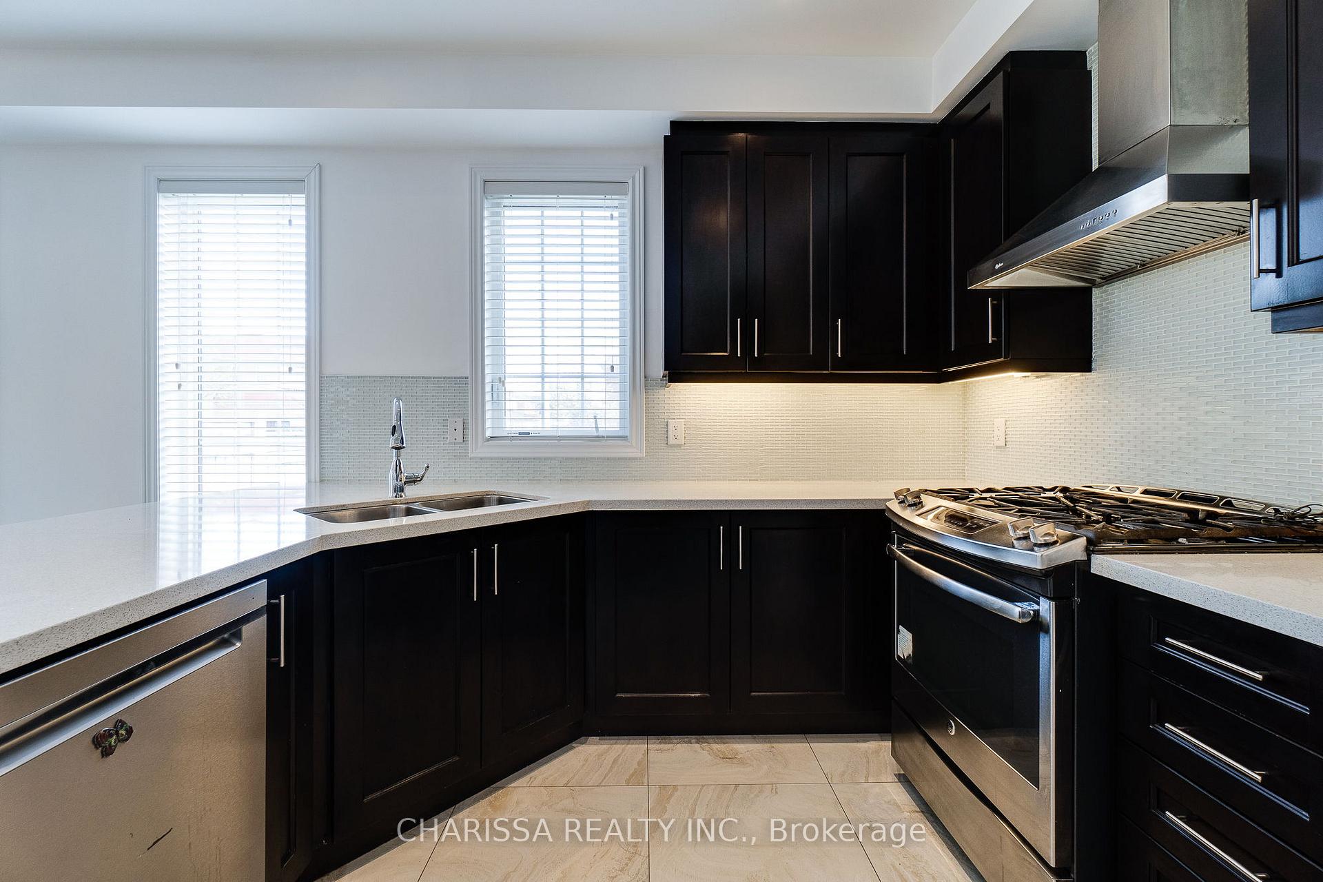 Photo 11 of 2 Hawstone Road, Vaughan, Vellore Village — HOMEH