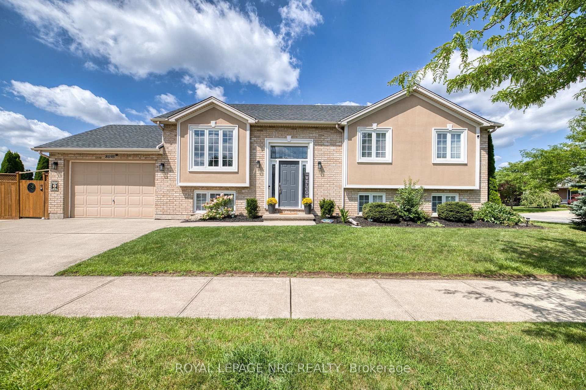 Photo 2 of 8093 Beaverton Boulevard, Niagara Falls, Ascot — HOMEH