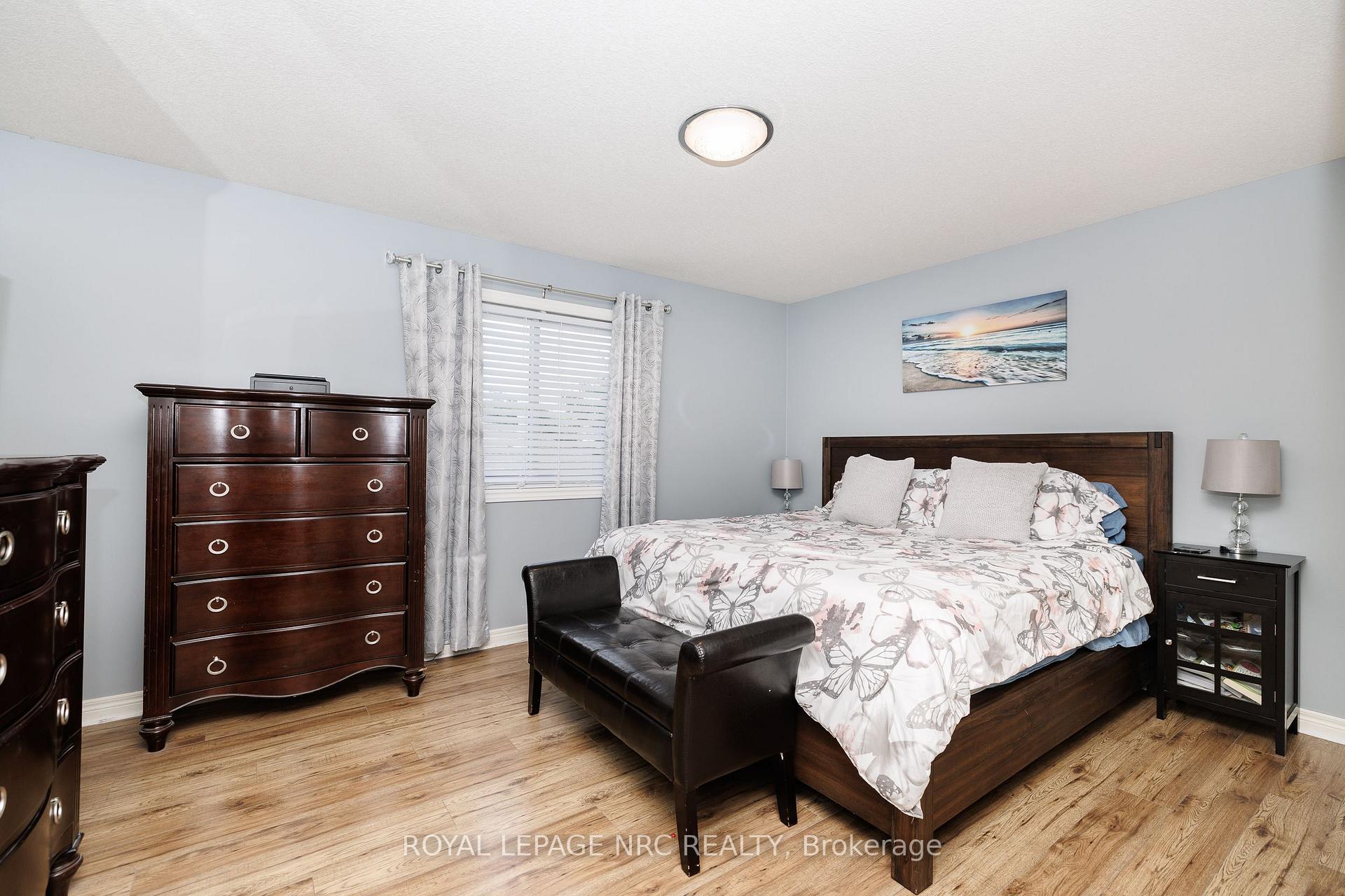 Photo 13 of 8093 Beaverton Boulevard, Niagara Falls, Ascot — HOMEH