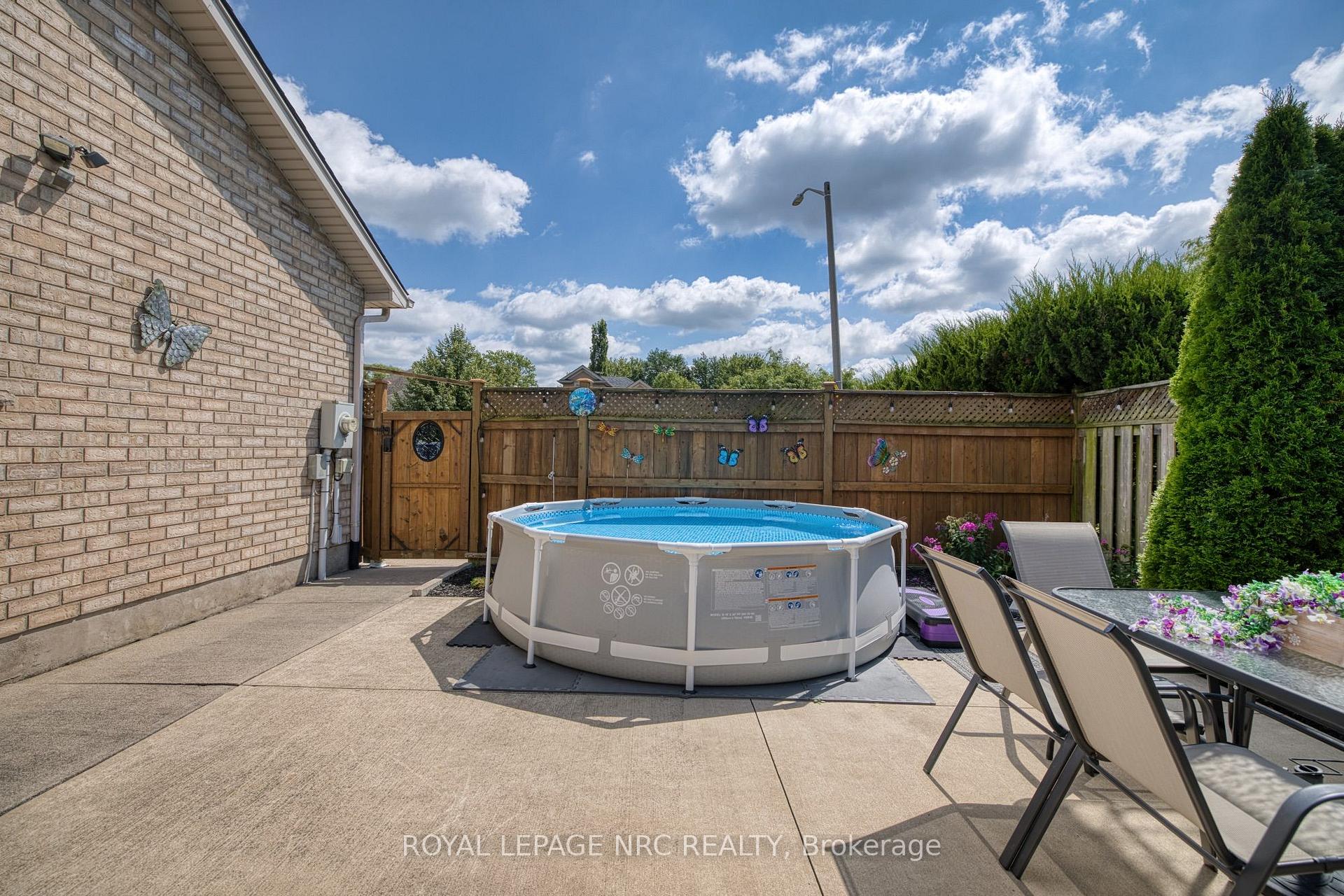Photo 33 of 8093 Beaverton Boulevard, Niagara Falls, Ascot — HOMEH