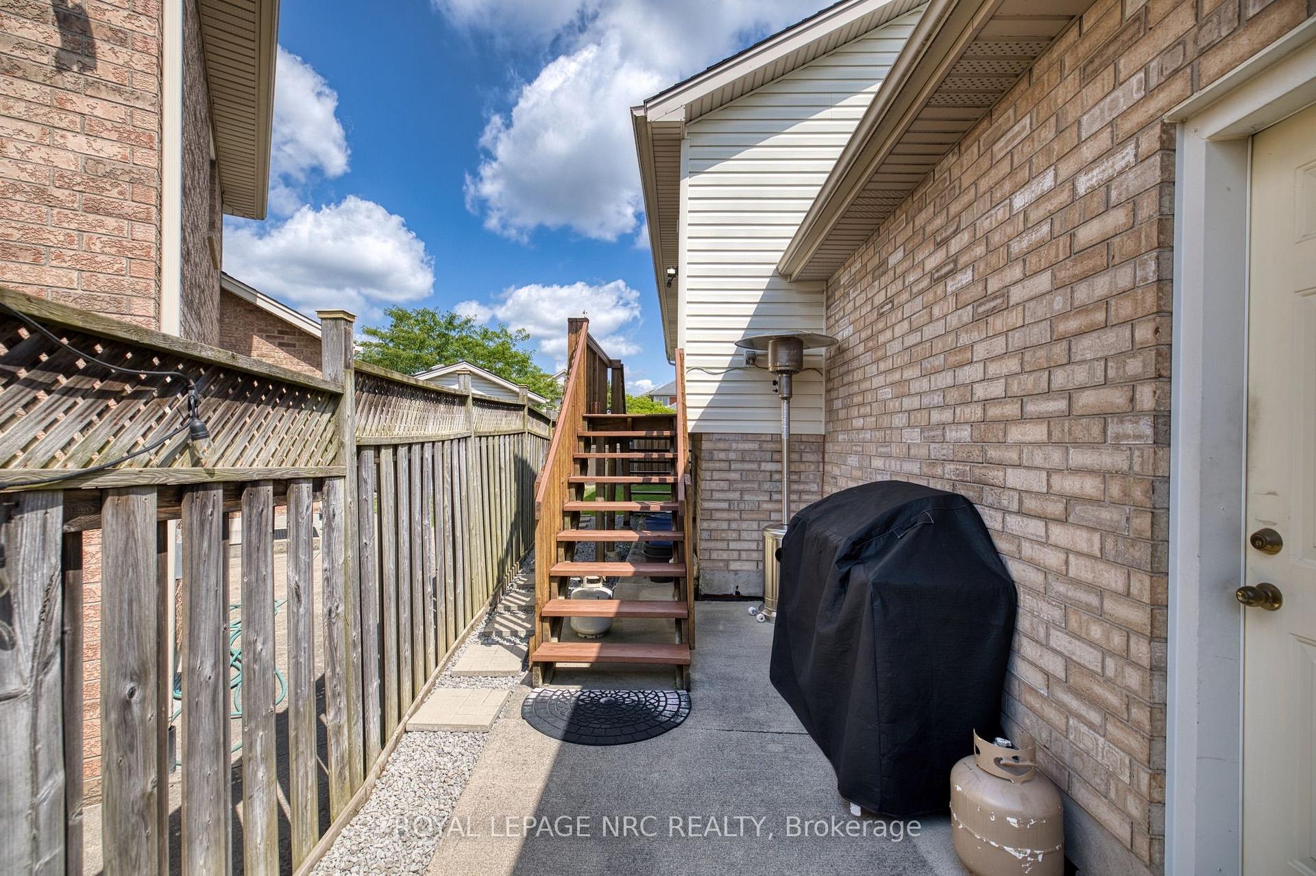 Photo 40 of 8093 Beaverton Boulevard, Niagara Falls, Ascot — HOMEH