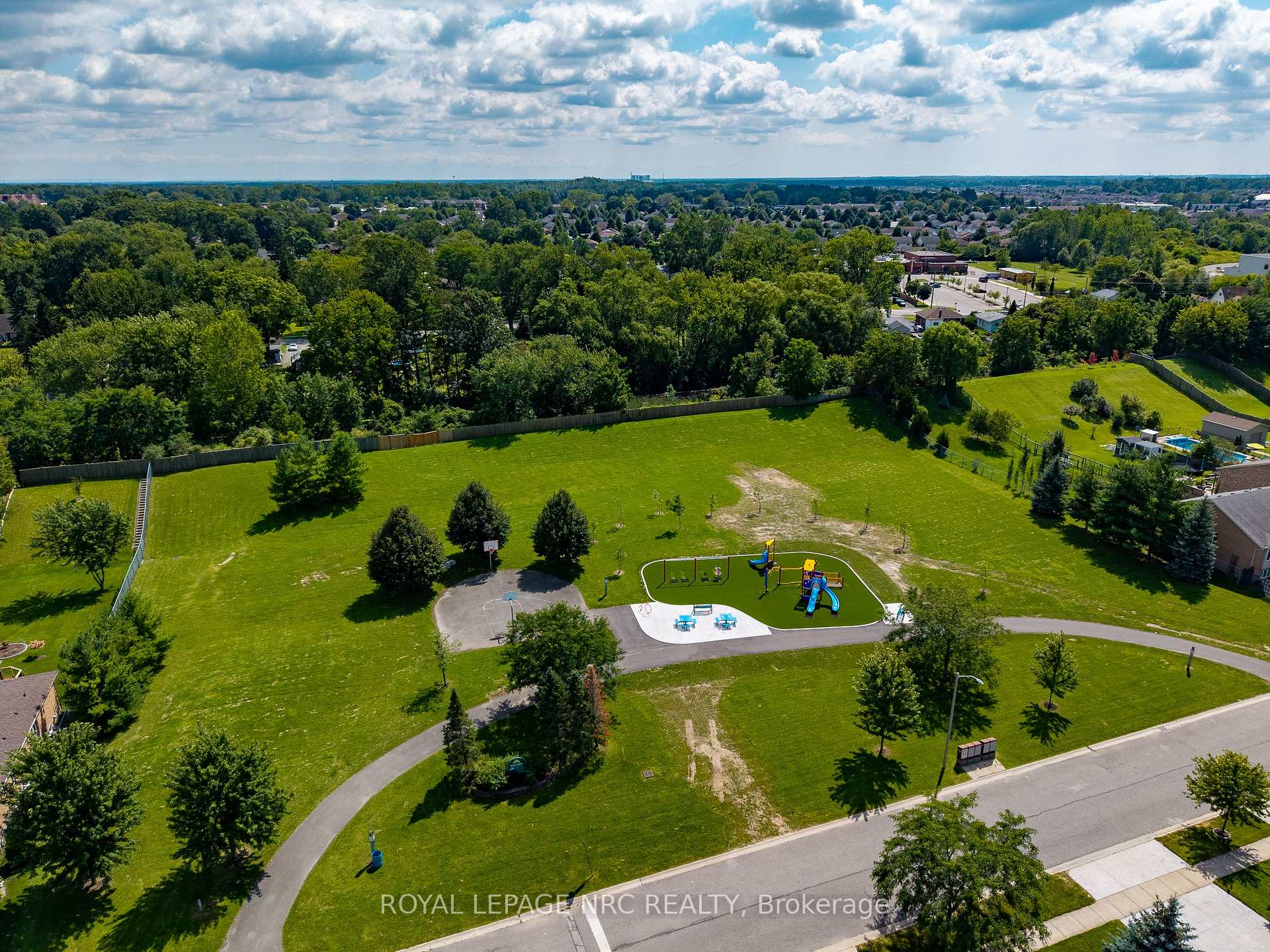 Photo 46 of 8093 Beaverton Boulevard, Niagara Falls, Ascot — HOMEH
