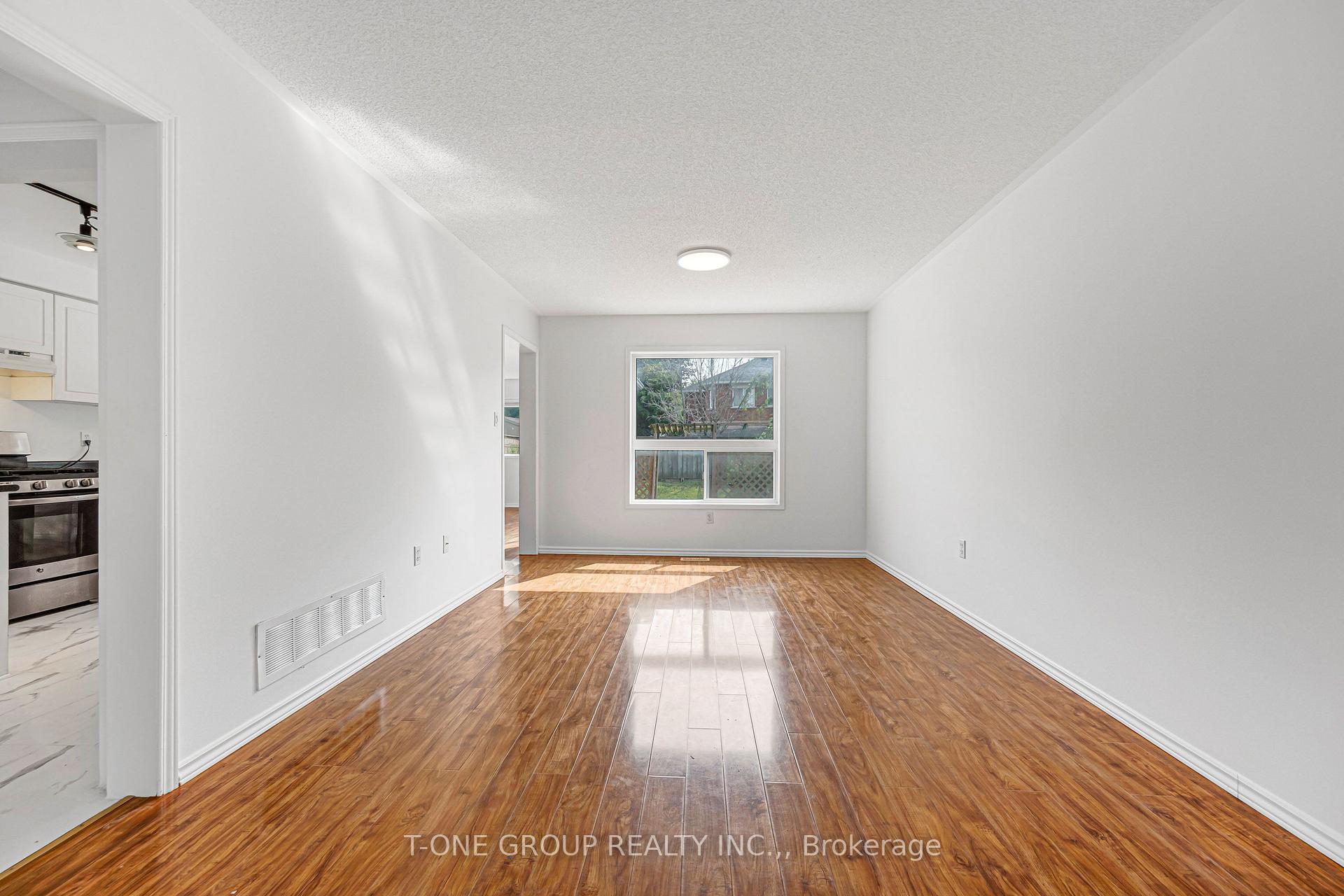 Photo 5 of 69 Smith Street, New Tecumseth, Alliston — HOMEH