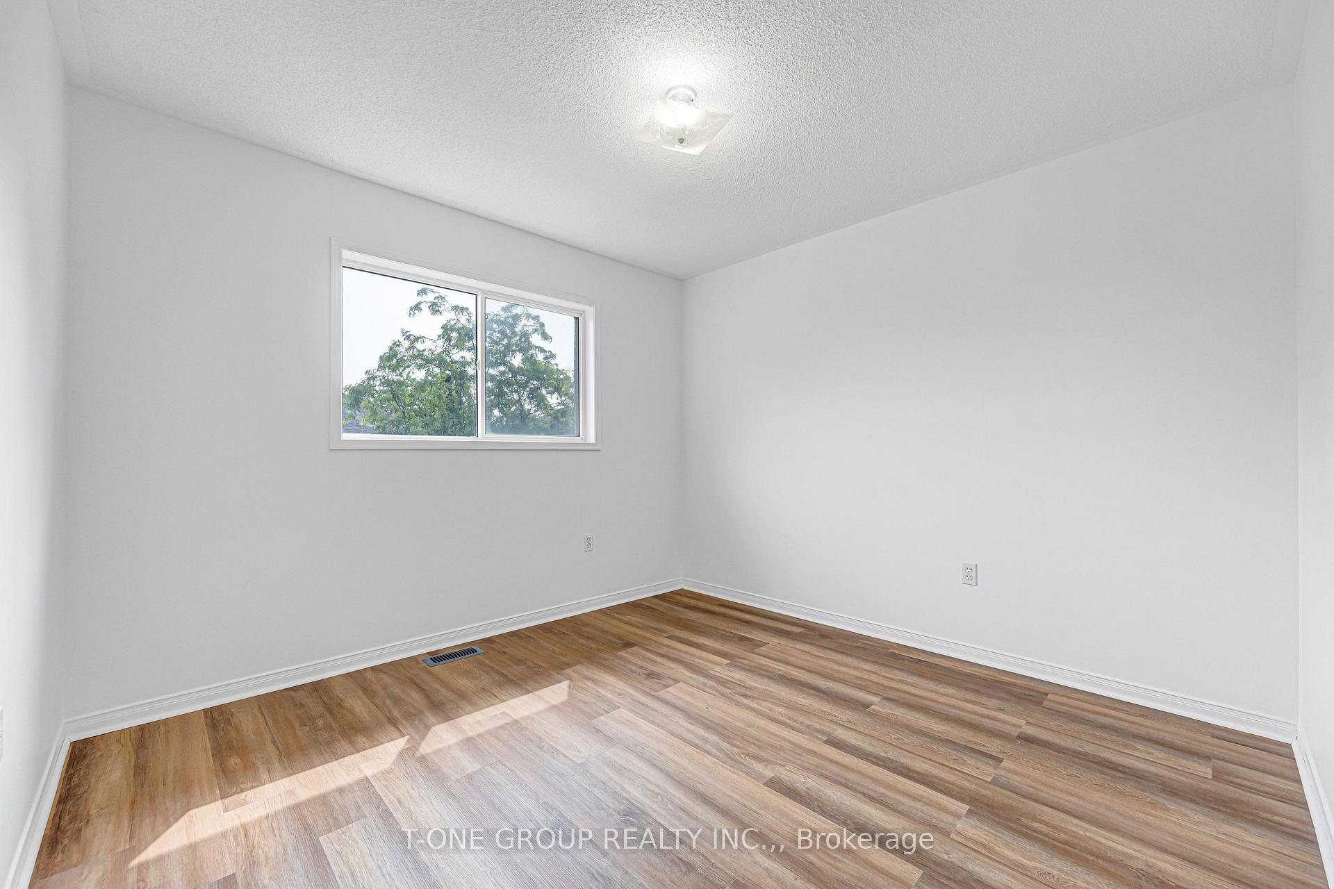 Photo 17 of 69 Smith Street, New Tecumseth, Alliston — HOMEH