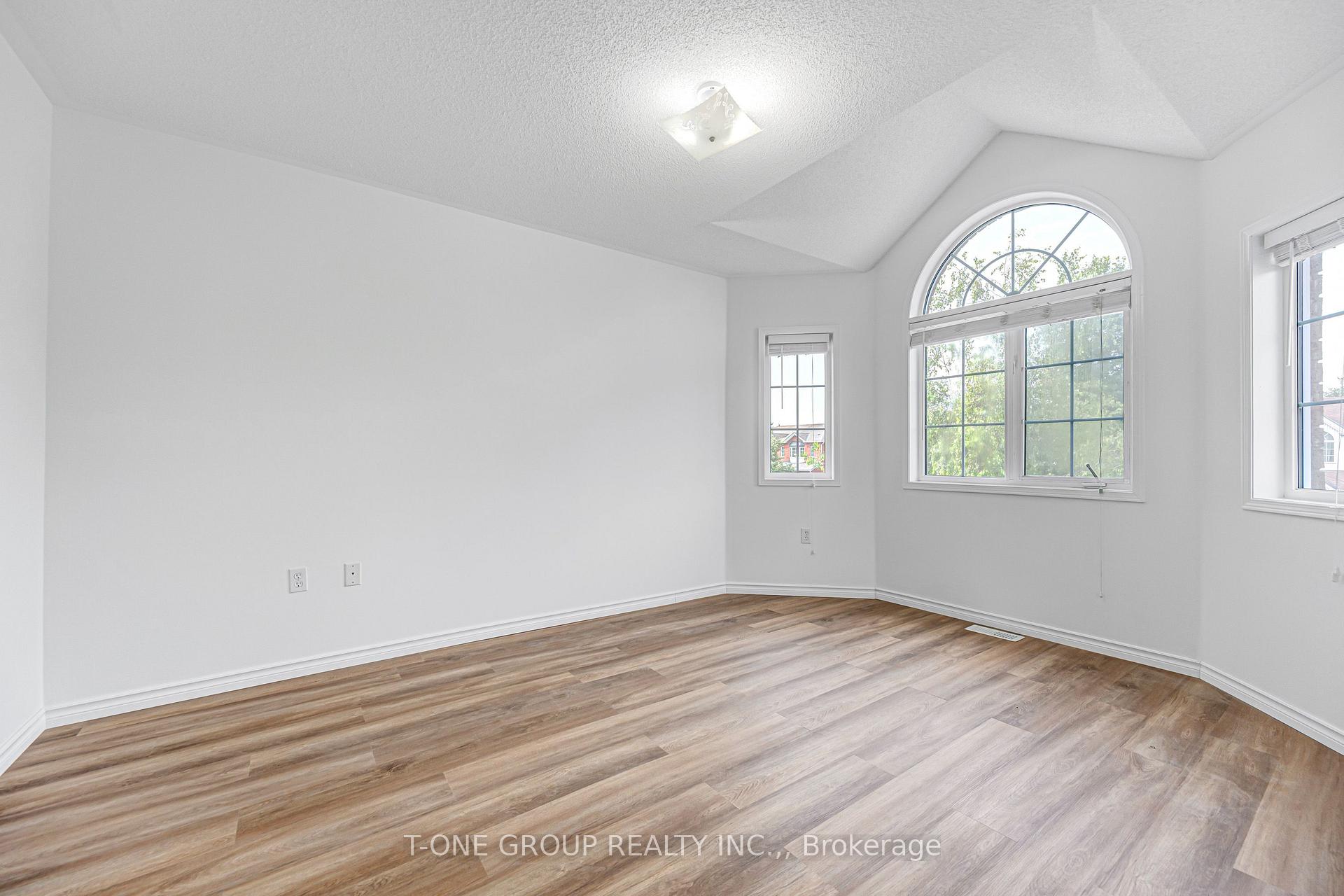 Photo 20 of 69 Smith Street, New Tecumseth, Alliston — HOMEH