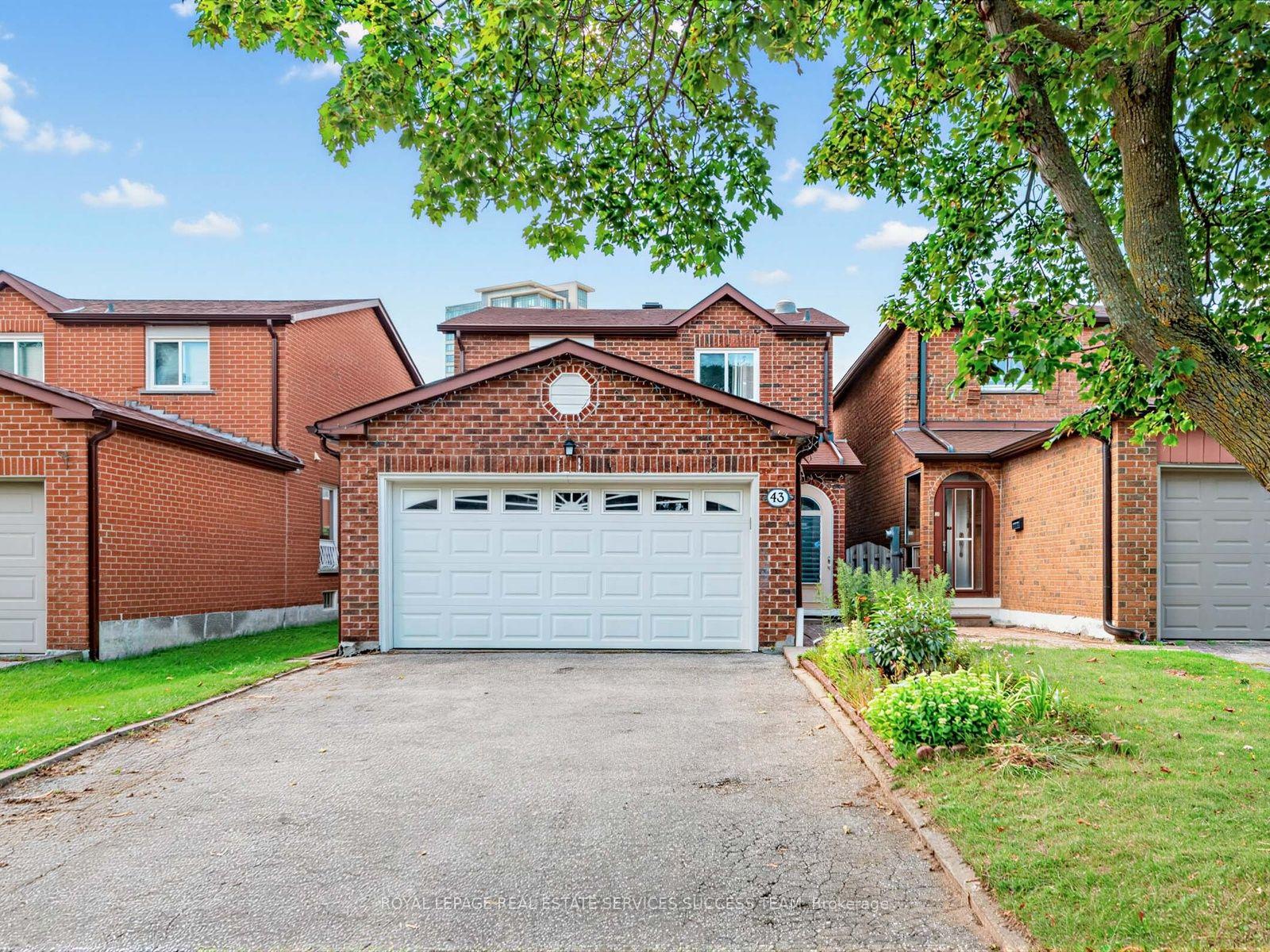 Photo 2 of 43 Hendon Road, Markham, Milliken Mills East — HOMEH