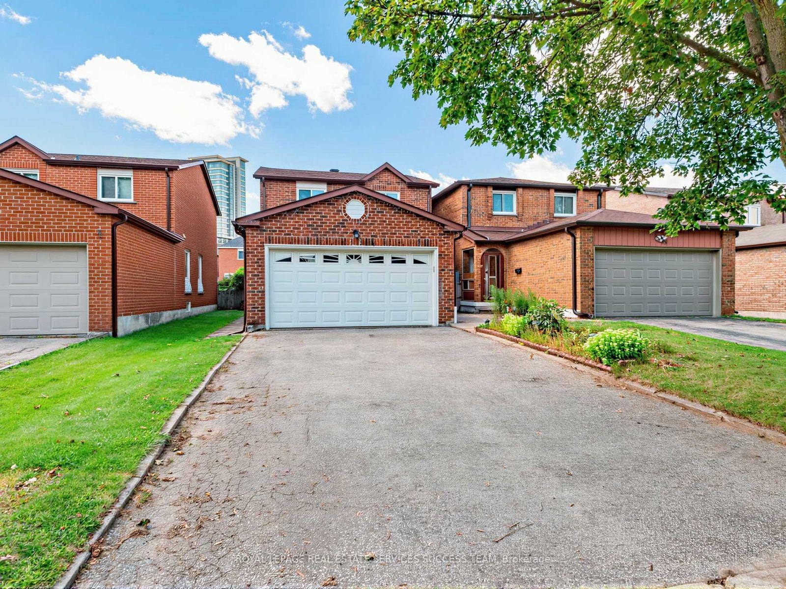 Photo 3 of 43 Hendon Road, Markham, Milliken Mills East — HOMEH
