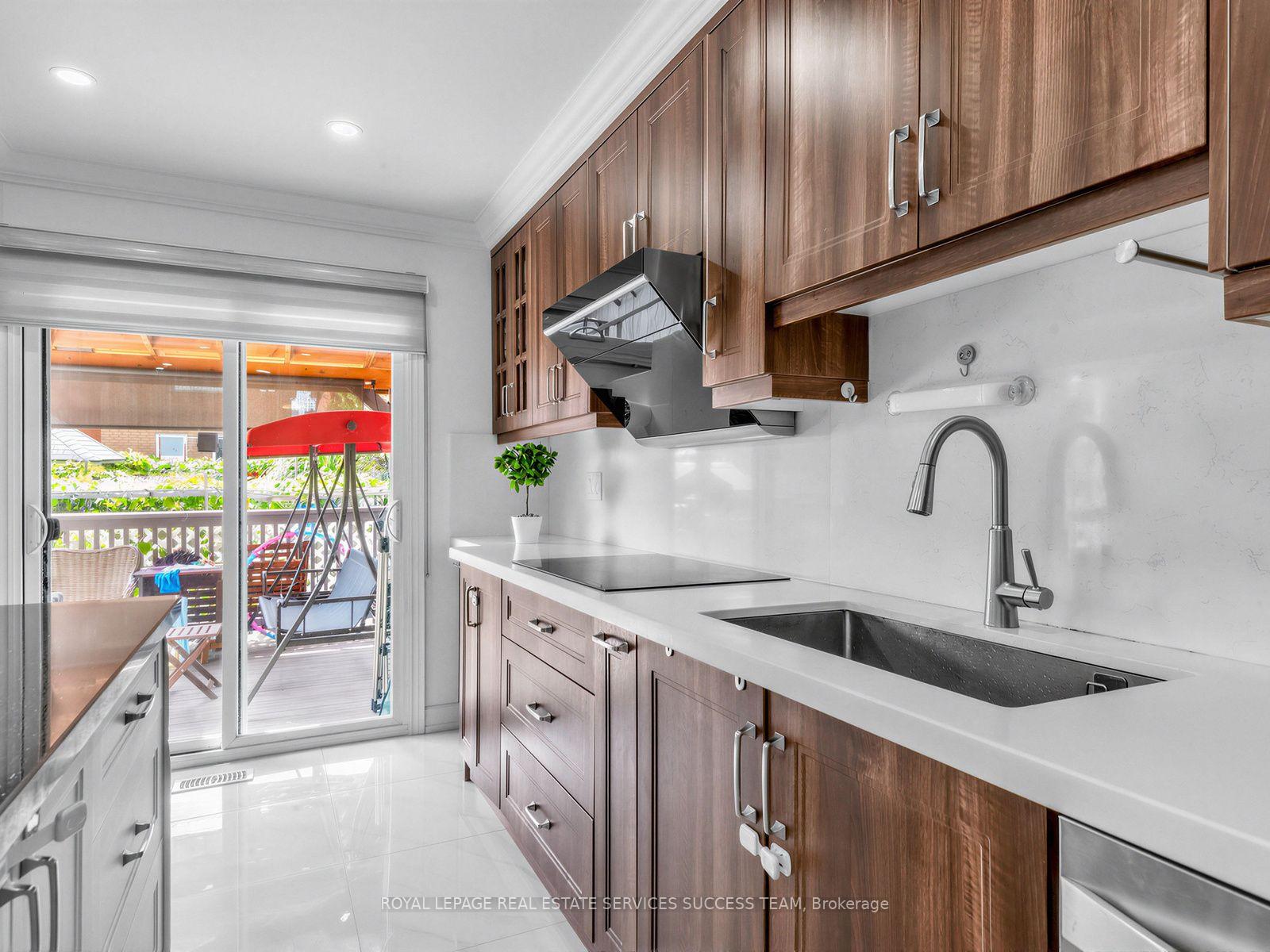 Photo 14 of 43 Hendon Road, Markham, Milliken Mills East — HOMEH