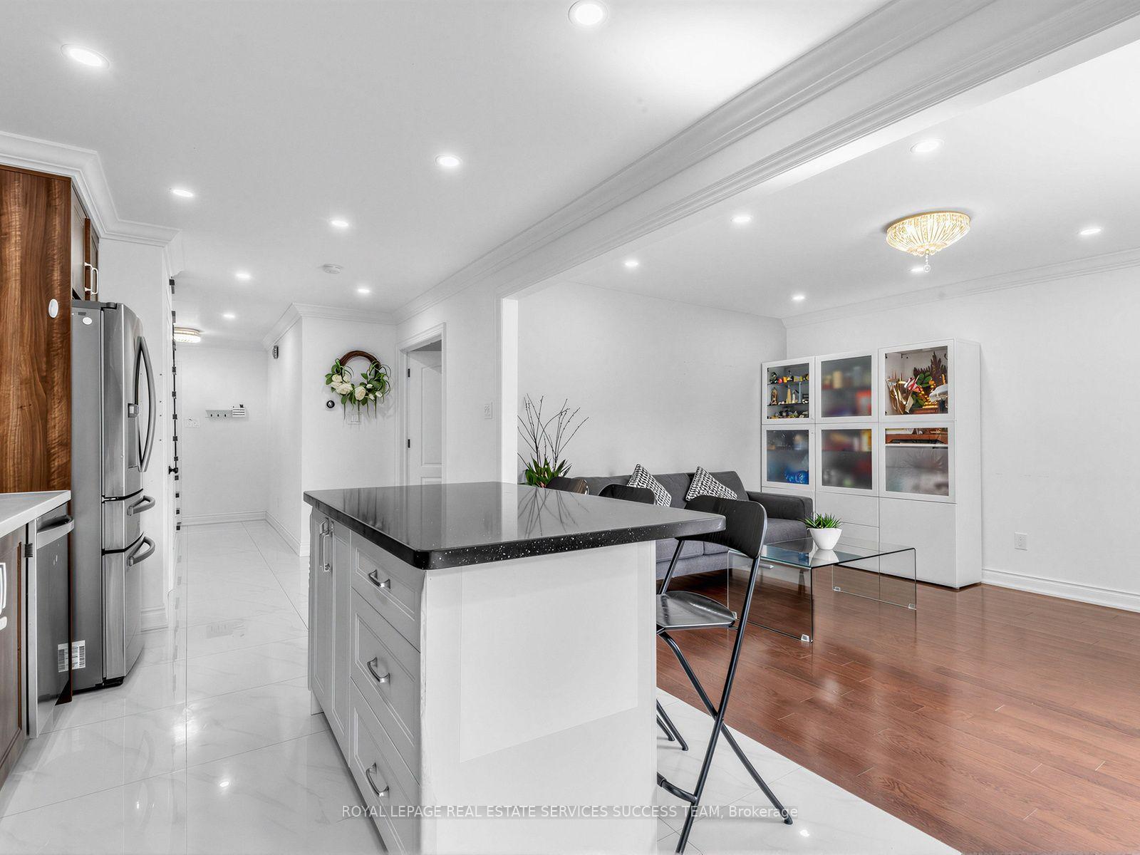 Photo 15 of 43 Hendon Road, Markham, Milliken Mills East — HOMEH