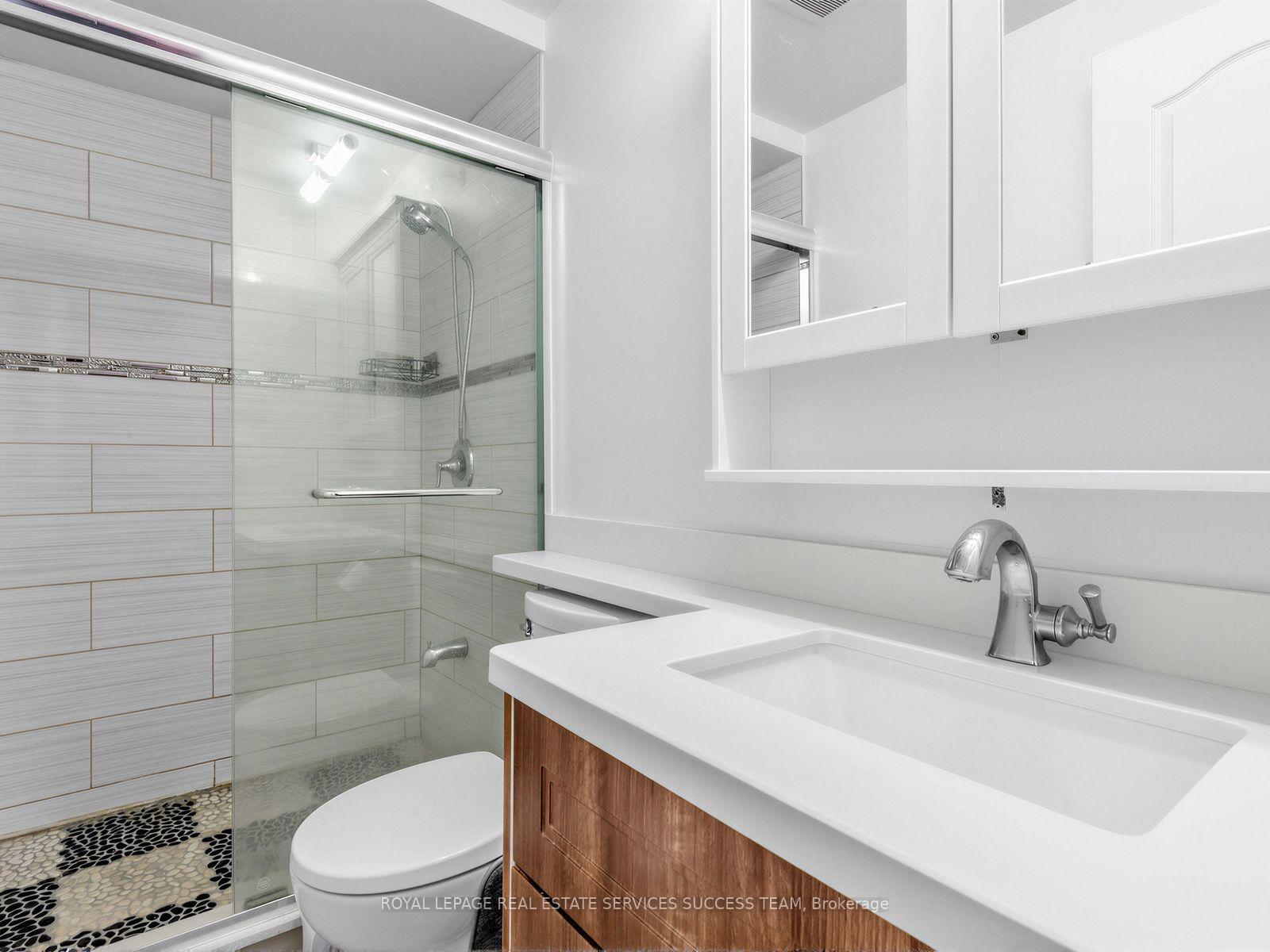Photo 22 of 43 Hendon Road, Markham, Milliken Mills East — HOMEH