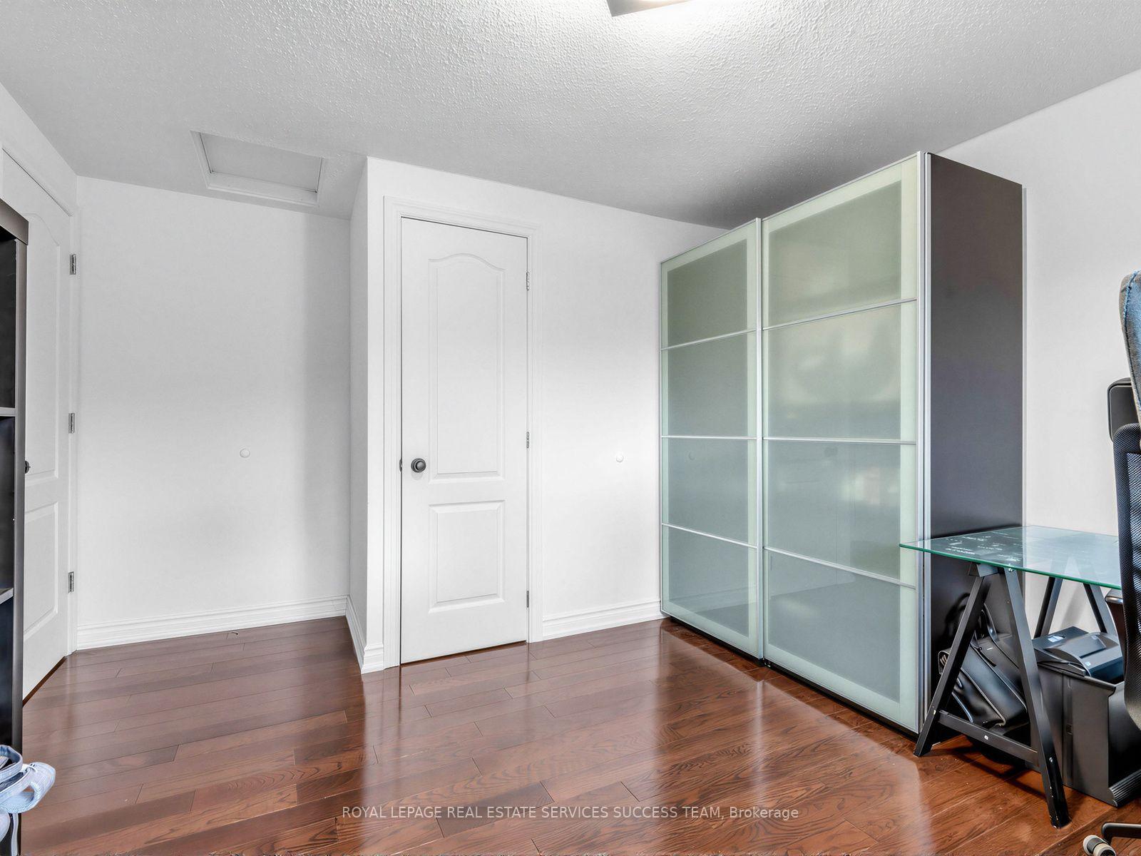 Photo 27 of 43 Hendon Road, Markham, Milliken Mills East — HOMEH