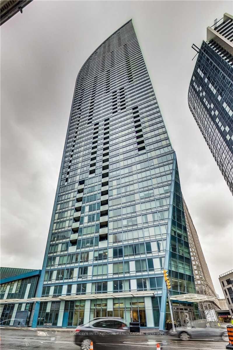 Photo 3 of Unit 5505, 8 The Esplanade, Toronto, Waterfront Communities — HOMEH