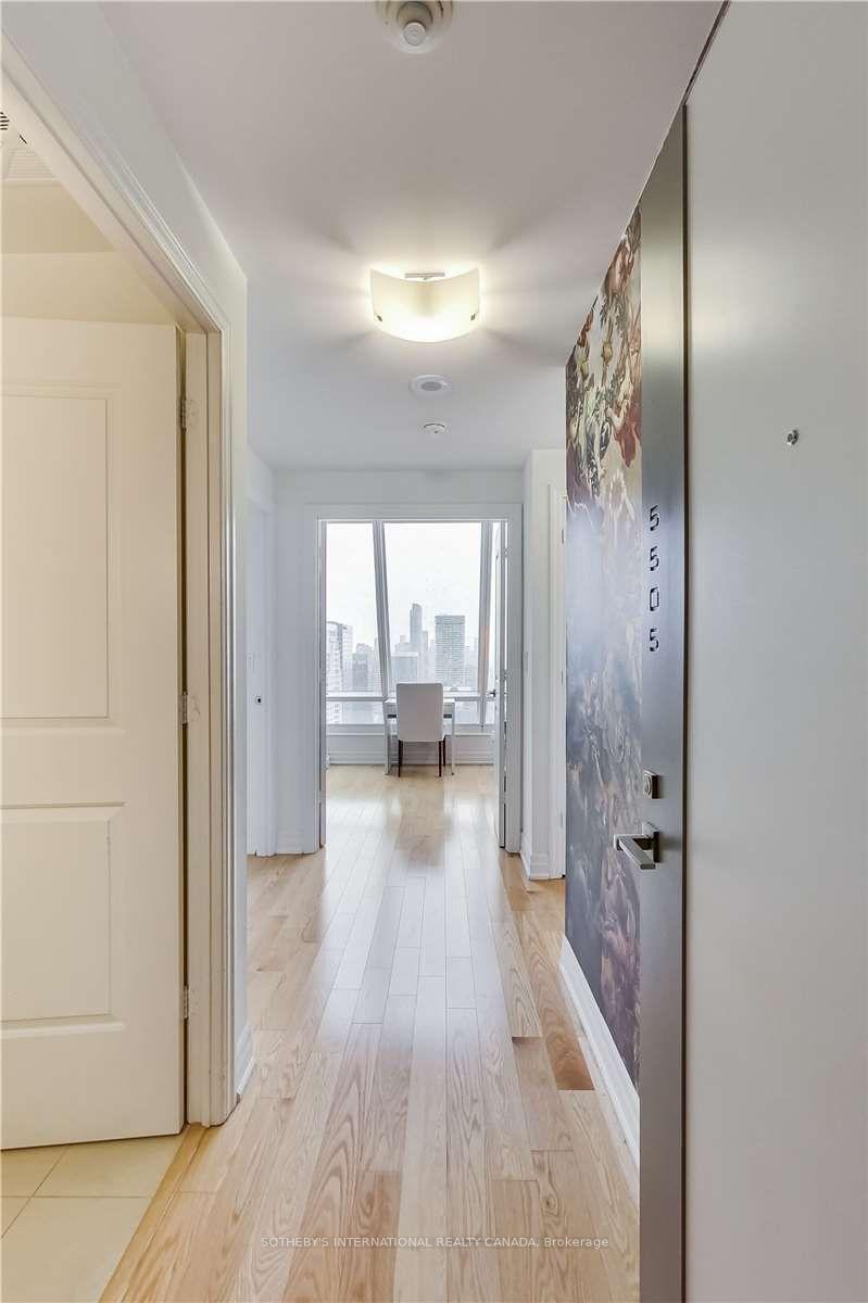 Photo 8 of Unit 5505, 8 The Esplanade, Toronto, Waterfront Communities — HOMEH