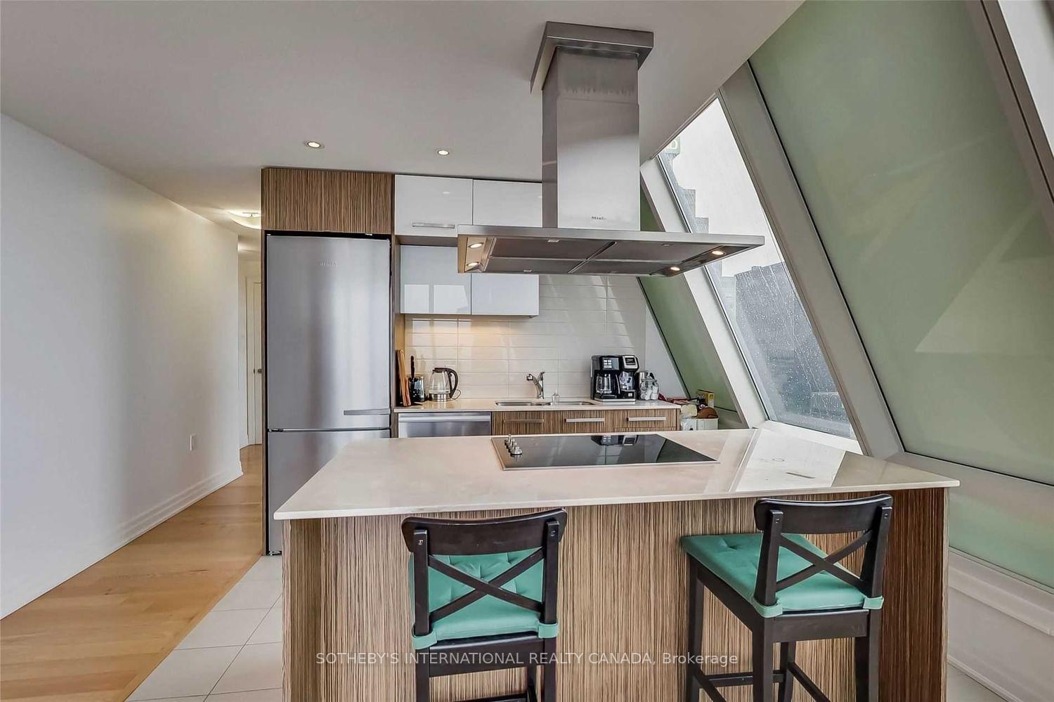 Photo 18 of Unit 5505, 8 The Esplanade, Toronto, Waterfront Communities — HOMEH